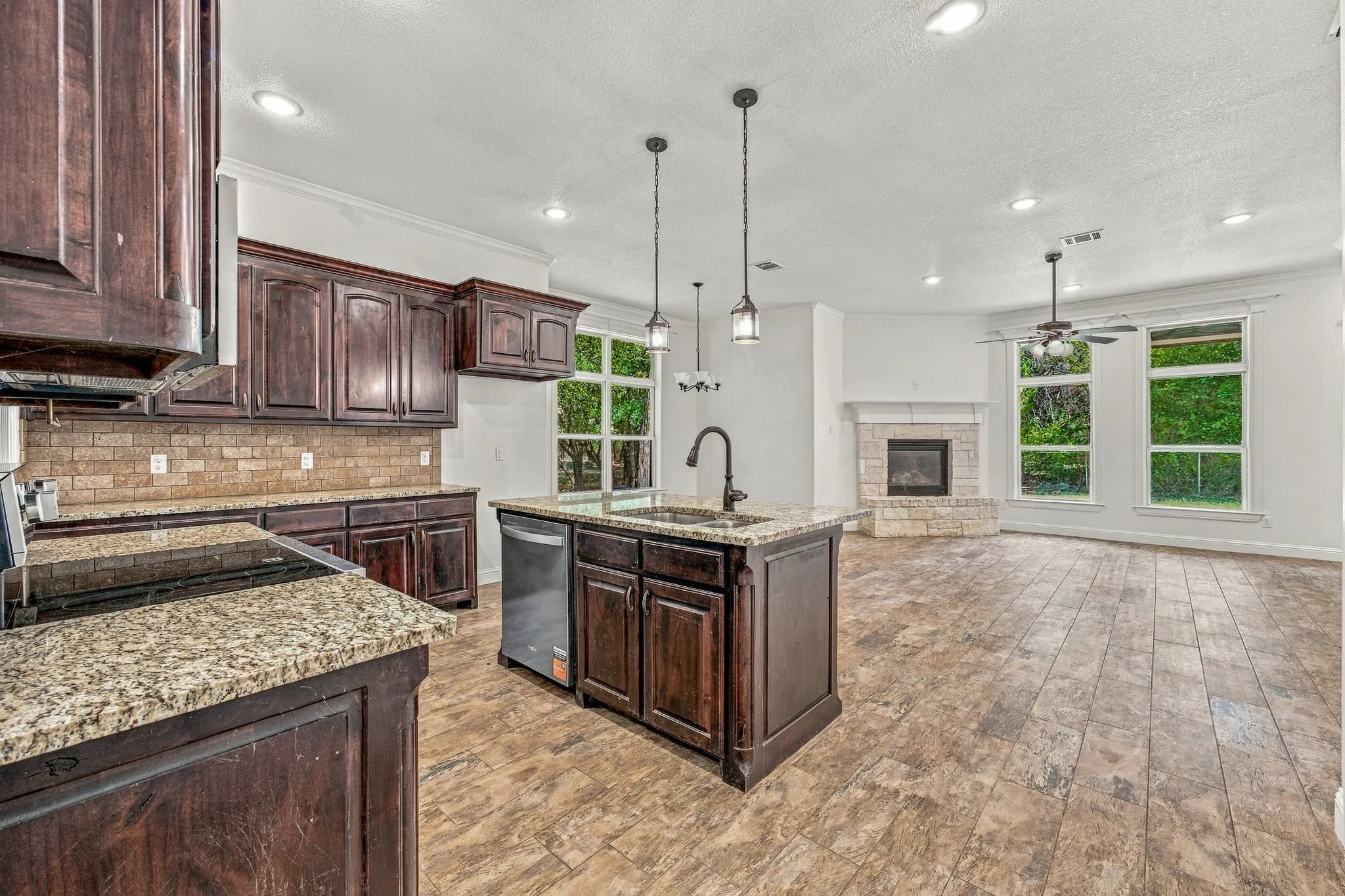 Single Family Residence For Sale in Johnson County , 9313 Apache Trail, Rio Vista, Texas 76093, 3 Bedroom, 3 Bathroom, 2 Garage spaces, 1,615 Sqft, built in 2019, mls#21398521, Real Estate Agent in Rio Vista, Homes For Sale in Johnson county, Homes For Sale in Rio Vista, Realtor in Rio Vista Texas, Real Estate Brokerage Independent Realty Texas, Luminita Cordes Realtor