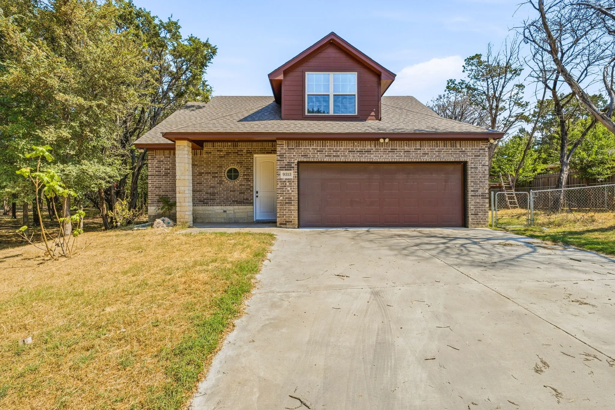 Single Family Residence For Sale in Johnson County , 9313 Apache Trail, Rio Vista, Texas 76093, 3 Bedroom, 3 Bathroom, 2 Garage spaces, 1,615 Sqft, built in 2019, mls#21398521, Real Estate Agent in Rio Vista, Homes For Sale in Johnson county, Homes For Sale in Rio Vista, Realtor in Rio Vista Texas, Real Estate Brokerage Independent Realty Texas, Luminita Cordes Realtor
