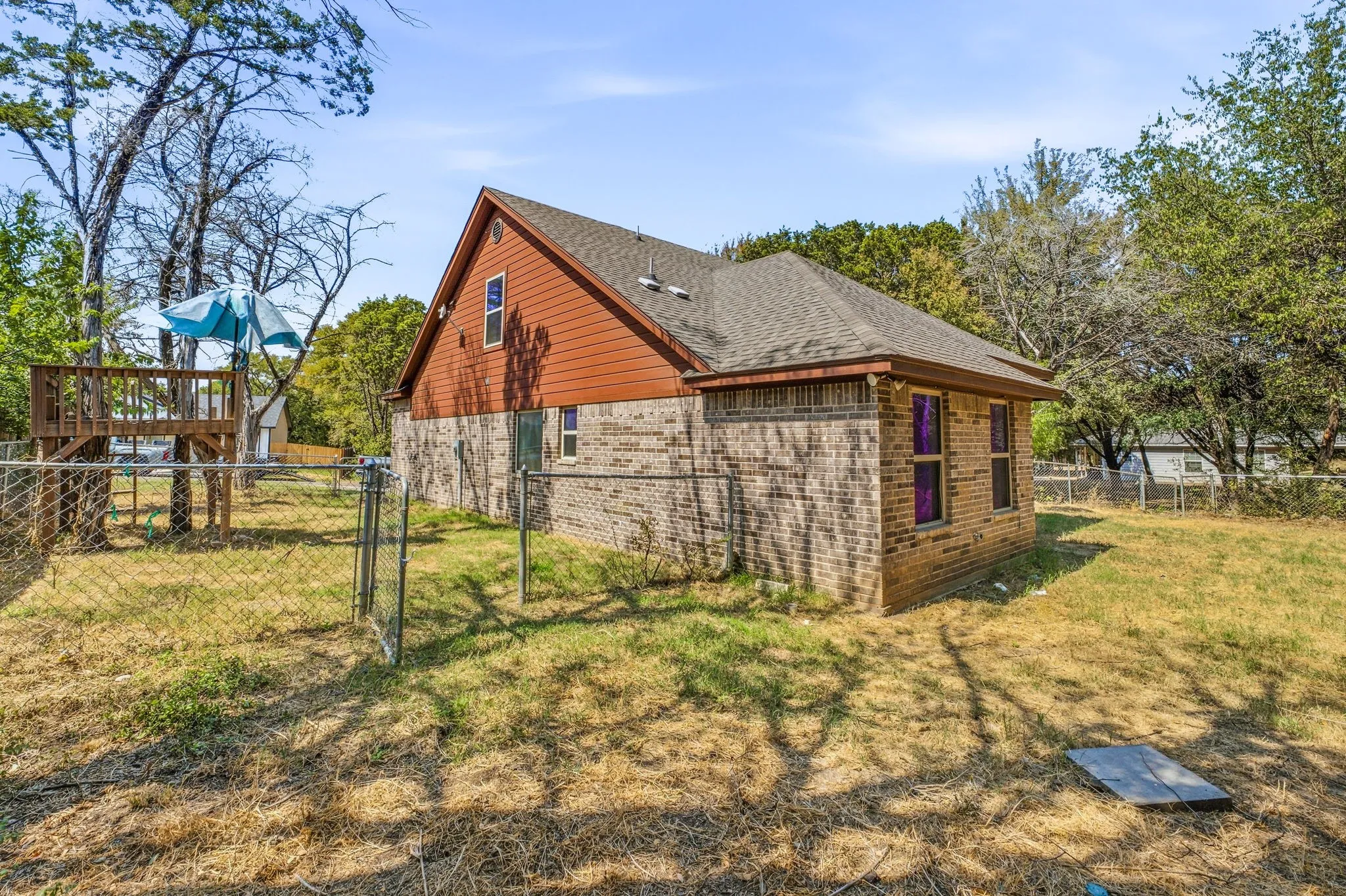 Single Family Residence For Sale in Johnson County , 9313 Apache Trail, Rio Vista, Texas 76093, 3 Bedroom, 3 Bathroom, 2 Garage spaces, 1,615 Sqft, built in 2019, mls#21398521, Real Estate Agent in Rio Vista, Homes For Sale in Johnson county, Homes For Sale in Rio Vista, Realtor in Rio Vista Texas, Real Estate Brokerage Independent Realty Texas, Luminita Cordes Realtor