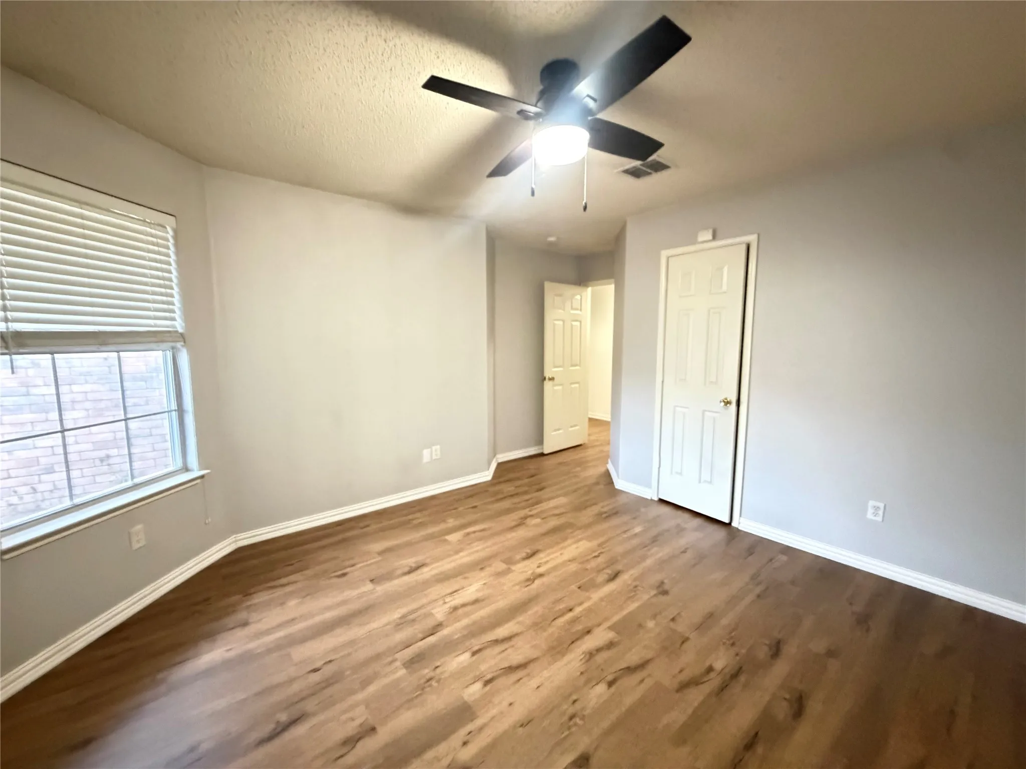 Single Family Residence For Rent in Kaufman County , 1131 Singletree Drive, Forney, Texas 75126, 3 Bedroom, 2 Bathroom, 2 Garage spaces, 1,612 Sqft, built in 2002, mls#21397384, Real Estate Agent in Forney, Homes For Rent in Kaufman county, Homes For Rent in Forney, Realtor in Forney Texas, Real Estate Brokerage Independent Realty Texas, Luminita Cordes Realtor