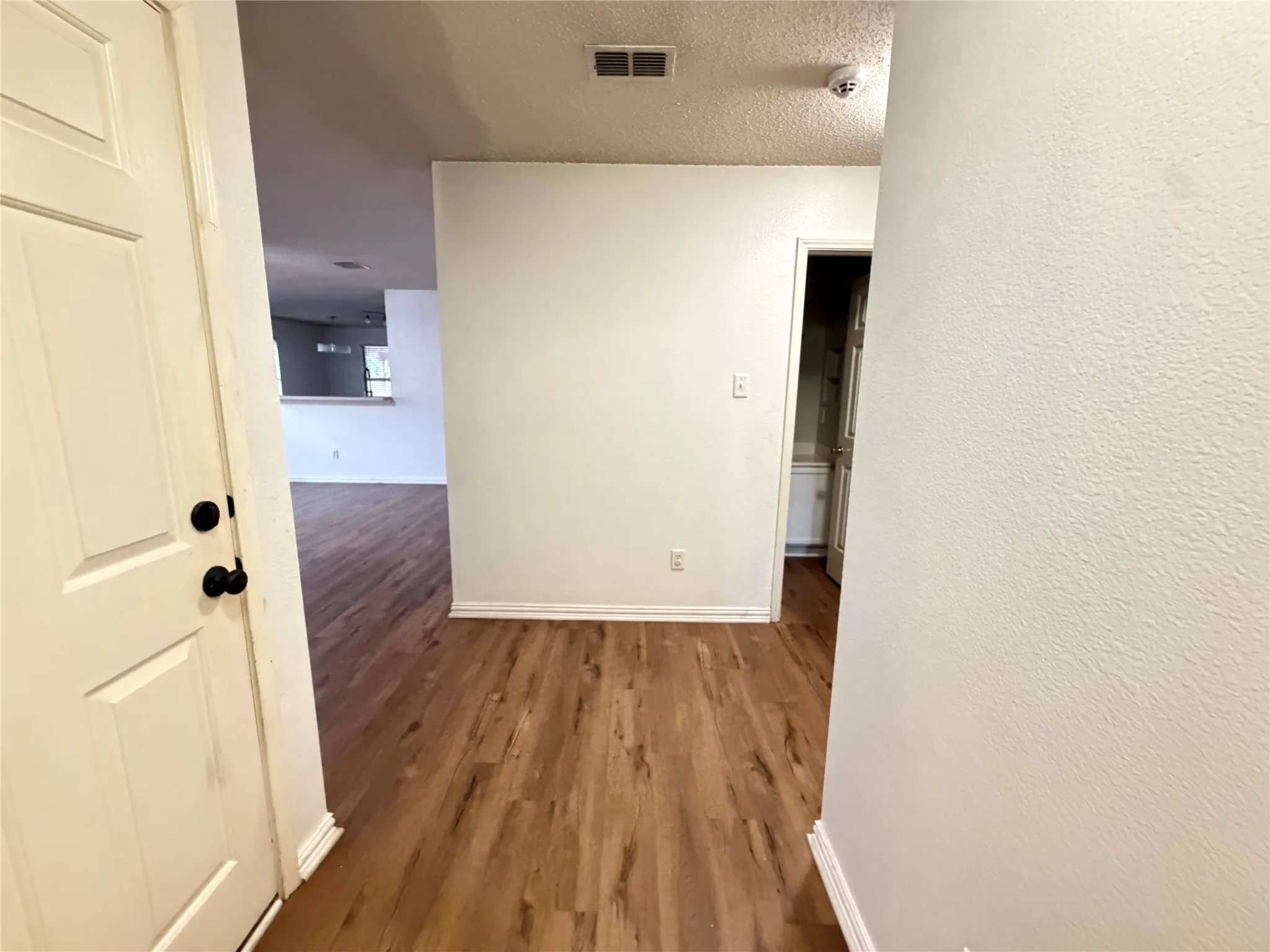 Single Family Residence For Rent in Kaufman County , 1131 Singletree Drive, Forney, Texas 75126, 3 Bedroom, 2 Bathroom, 2 Garage spaces, 1,612 Sqft, built in 2002, mls#21397384, Real Estate Agent in Forney, Homes For Rent in Kaufman county, Homes For Rent in Forney, Realtor in Forney Texas, Real Estate Brokerage Independent Realty Texas, Luminita Cordes Realtor