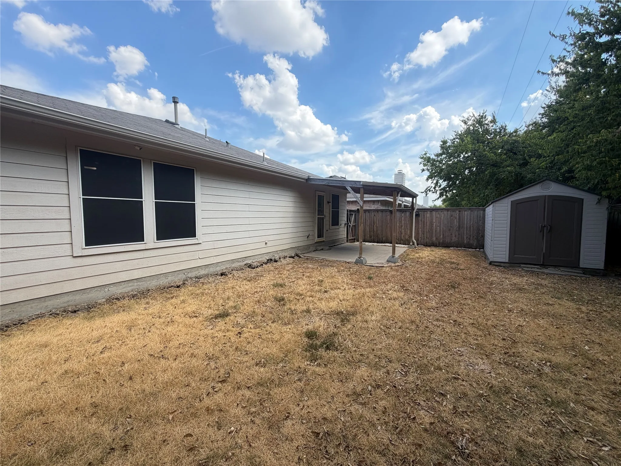Single Family Residence For Rent in Kaufman County , 1131 Singletree Drive, Forney, Texas 75126, 3 Bedroom, 2 Bathroom, 2 Garage spaces, 1,612 Sqft, built in 2002, mls#21397384, Real Estate Agent in Forney, Homes For Rent in Kaufman county, Homes For Rent in Forney, Realtor in Forney Texas, Real Estate Brokerage Independent Realty Texas, Luminita Cordes Realtor