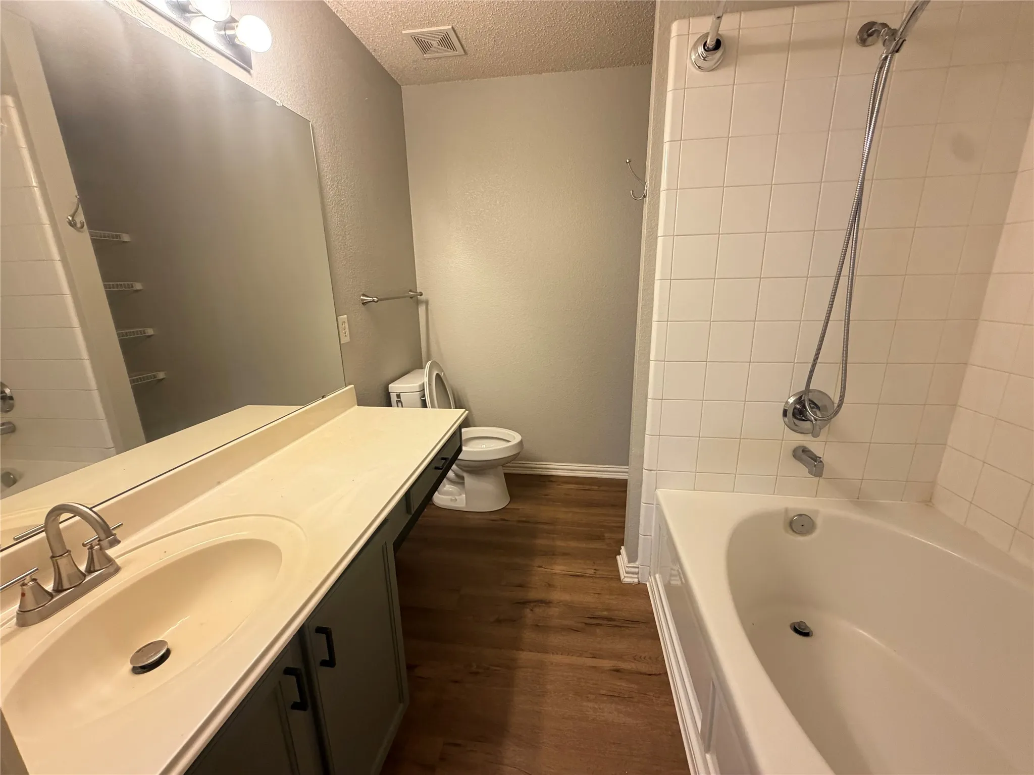 Single Family Residence For Rent in Kaufman County , 1131 Singletree Drive, Forney, Texas 75126, 3 Bedroom, 2 Bathroom, 2 Garage spaces, 1,612 Sqft, built in 2002, mls#21397384, Real Estate Agent in Forney, Homes For Rent in Kaufman county, Homes For Rent in Forney, Realtor in Forney Texas, Real Estate Brokerage Independent Realty Texas, Luminita Cordes Realtor
