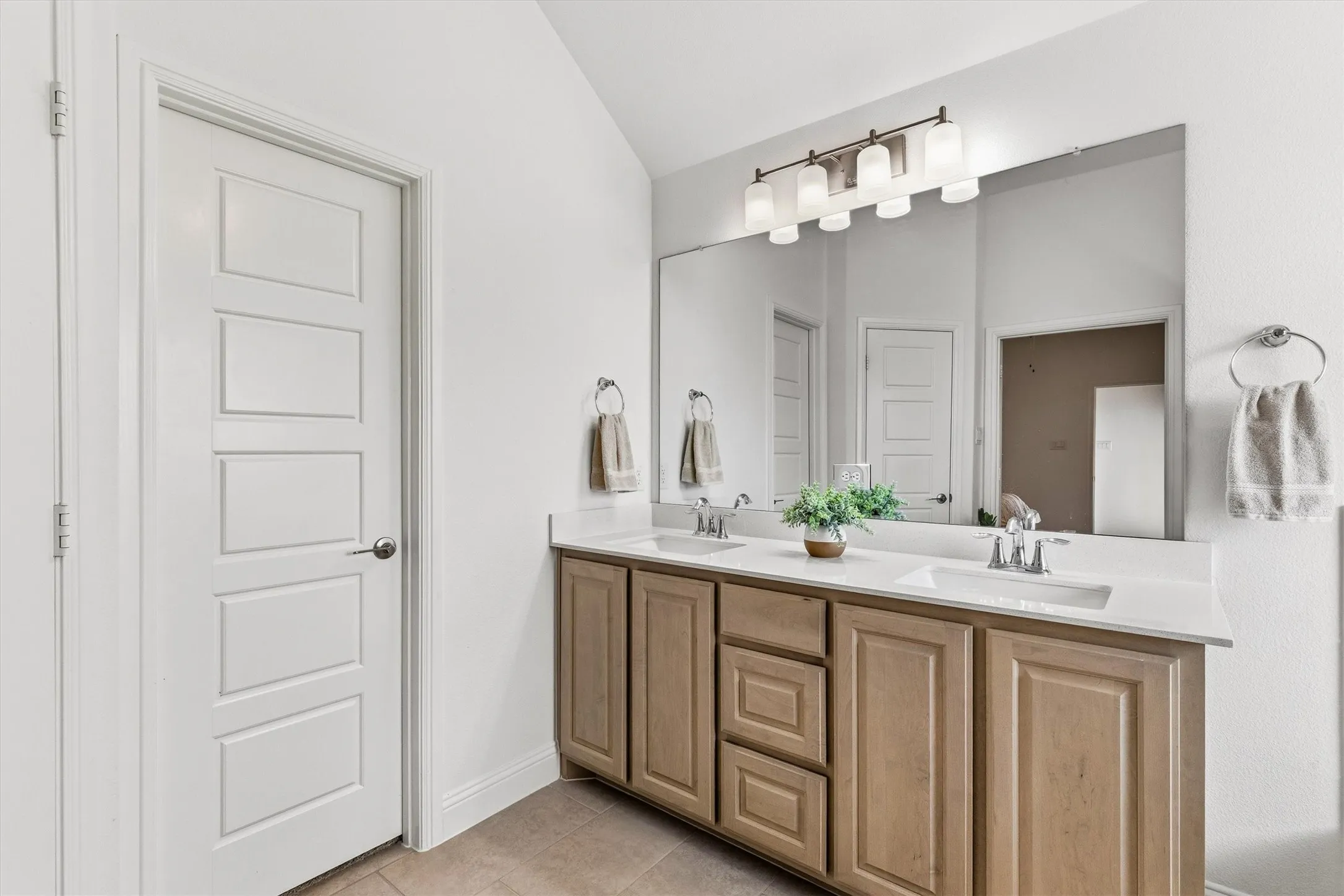 Single Family Residence For Sale in Collin County , 3514 Beebalm Boulevard, Melissa, Texas 75454, 4 Bedroom, 3 Bathroom, 2 Garage spaces, 2,402 Sqft, built in 2024, mls#21398240, Real Estate Agent in Melissa, Homes For Sale in Collin county, Homes For Sale in Melissa, Realtor in Melissa Texas, Real Estate Brokerage Independent Realty Texas, Luminita Cordes Realtor