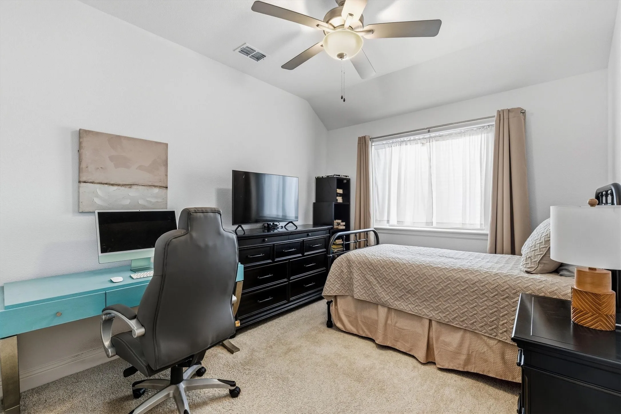 Single Family Residence For Sale in Collin County , 3514 Beebalm Boulevard, Melissa, Texas 75454, 4 Bedroom, 3 Bathroom, 2 Garage spaces, 2,402 Sqft, built in 2024, mls#21398240, Real Estate Agent in Melissa, Homes For Sale in Collin county, Homes For Sale in Melissa, Realtor in Melissa Texas, Real Estate Brokerage Independent Realty Texas, Luminita Cordes Realtor