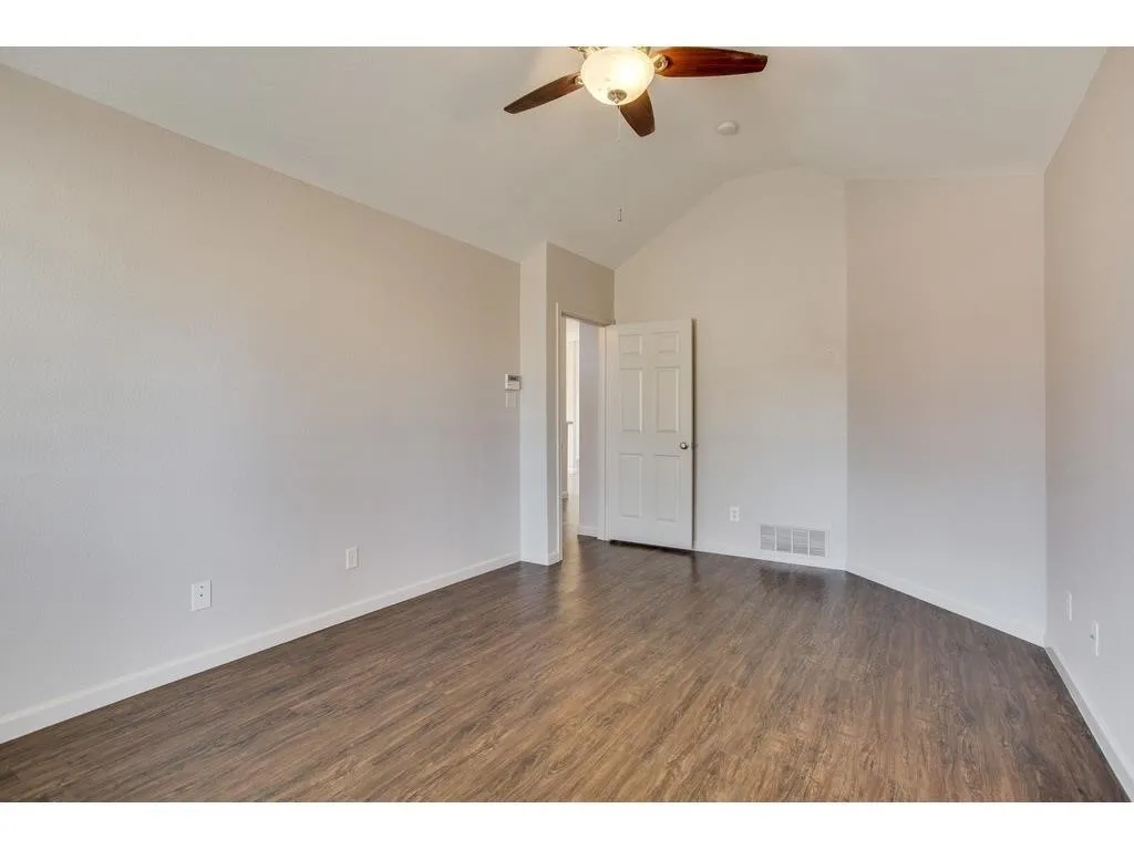 Single Family Residence For Rent in Denton County , 1414 Stella Drive, Lewisville, Texas 75067, 3 Bedroom, 2 Bathroom, 2 Garage spaces, 1,503 Sqft, built in 1999, mls#21398904, Real Estate Agent in Lewisville, Homes For Rent in Denton county, Homes For Rent in Lewisville, Realtor in Lewisville Texas, Real Estate Brokerage Independent Realty Texas, Luminita Cordes Realtor