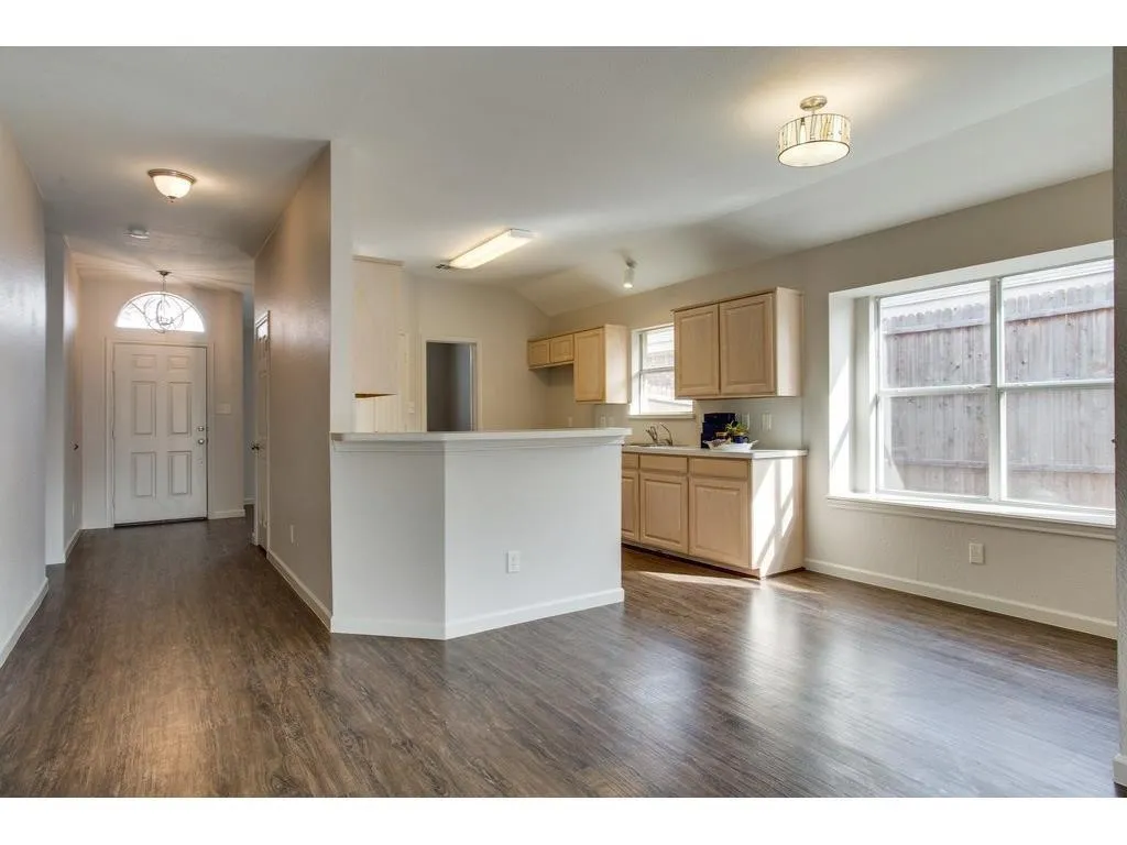 Single Family Residence For Rent in Denton County , 1414 Stella Drive, Lewisville, Texas 75067, 3 Bedroom, 2 Bathroom, 2 Garage spaces, 1,503 Sqft, built in 1999, mls#21398904, Real Estate Agent in Lewisville, Homes For Rent in Denton county, Homes For Rent in Lewisville, Realtor in Lewisville Texas, Real Estate Brokerage Independent Realty Texas, Luminita Cordes Realtor