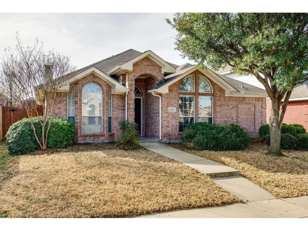 Single Family Residence For Rent in Denton County , 1414 Stella Drive, Lewisville, Texas 75067, 3 Bedroom, 2 Bathroom, 2 Garage spaces, 1,503 Sqft, built in 1999, mls#21398904, Real Estate Agent in Lewisville, Homes For Rent in Denton county, Homes For Rent in Lewisville, Realtor in Lewisville Texas, Real Estate Brokerage Independent Realty Texas, Luminita Cordes Realtor