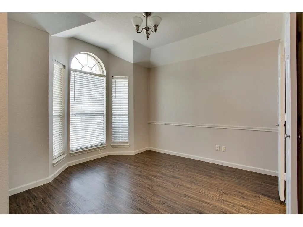 Single Family Residence For Rent in Denton County , 1414 Stella Drive, Lewisville, Texas 75067, 3 Bedroom, 2 Bathroom, 2 Garage spaces, 1,503 Sqft, built in 1999, mls#21398904, Real Estate Agent in Lewisville, Homes For Rent in Denton county, Homes For Rent in Lewisville, Realtor in Lewisville Texas, Real Estate Brokerage Independent Realty Texas, Luminita Cordes Realtor