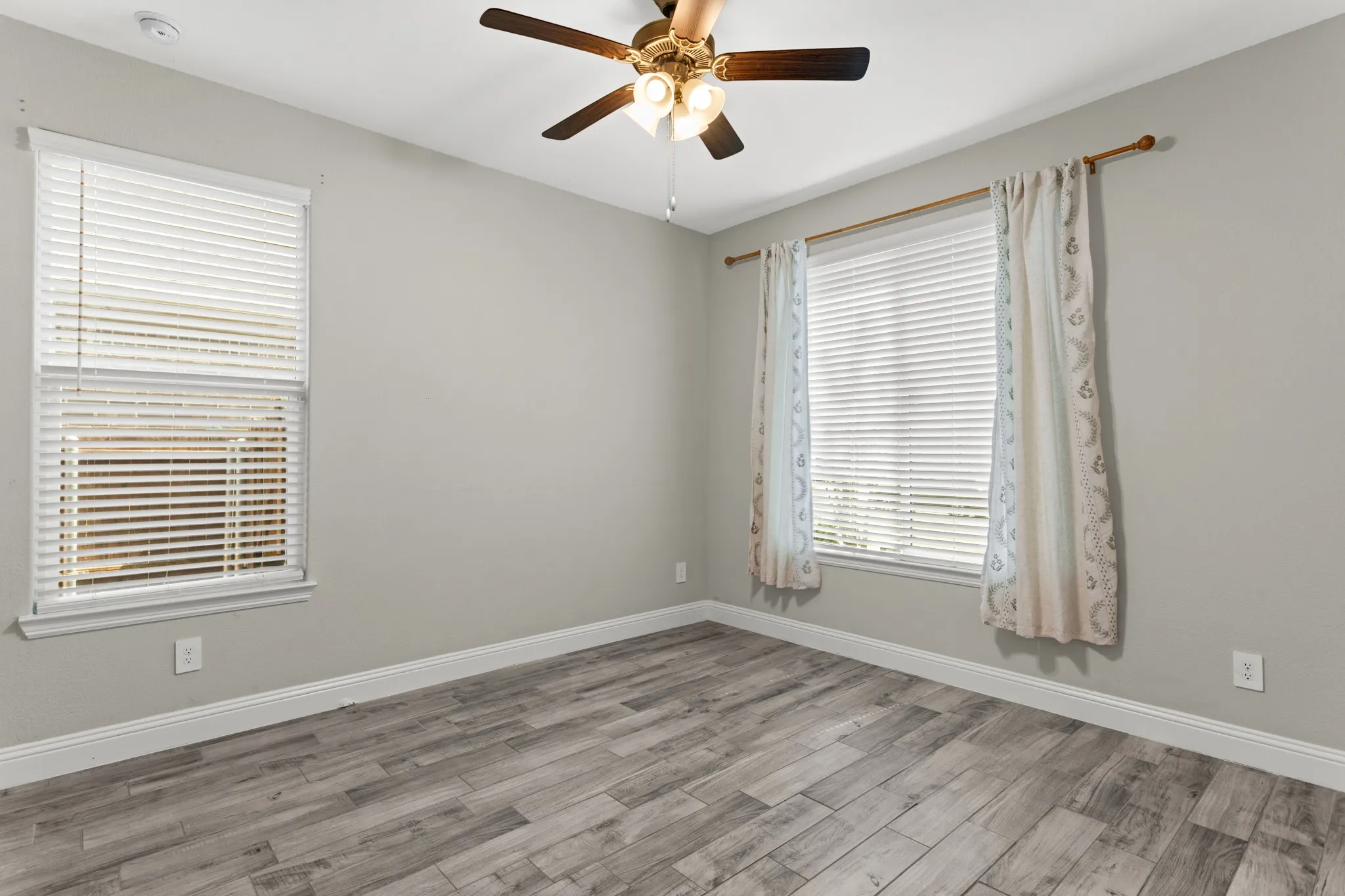 Single Family Residence For Sale in Denton County , 1604 Woodpecker Street, Denton, Texas 76205, 4 Bedroom, 2 Bathroom, 2 Garage spaces, 1,872 Sqft, built in 2023, mls#21390610, Real Estate Agent in Denton, Homes For Sale in Denton county, Homes For Sale in Denton, Realtor in Denton Texas, Real Estate Brokerage Independent Realty Texas, Luminita Cordes Realtor