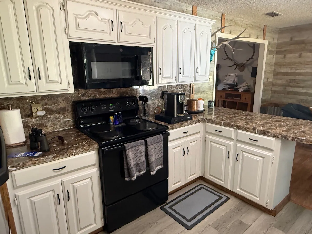 Single Family Residence For Sale in Marion County , 298 Desoto St., Jefferson, Texas 75657, 2 Bedroom, 2 Bathroom, Garage spaces, 1,220 Sqft, built in 1995, mls#21398909, Real Estate Agent in Jefferson, Homes For Sale in Marion county, Homes For Sale in Jefferson, Realtor in Jefferson Texas, Real Estate Brokerage Independent Realty Texas, Luminita Cordes Realtor