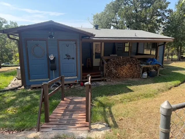 Single Family Residence For Sale in Marion County , 298 Desoto St., Jefferson, Texas 75657, 2 Bedroom, 2 Bathroom, Garage spaces, 1,220 Sqft, built in 1995, mls#21398909, Real Estate Agent in Jefferson, Homes For Sale in Marion county, Homes For Sale in Jefferson, Realtor in Jefferson Texas, Real Estate Brokerage Independent Realty Texas, Luminita Cordes Realtor