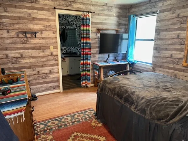 Single Family Residence For Sale in Marion County , 298 Desoto St., Jefferson, Texas 75657, 2 Bedroom, 2 Bathroom, Garage spaces, 1,220 Sqft, built in 1995, mls#21398909, Real Estate Agent in Jefferson, Homes For Sale in Marion county, Homes For Sale in Jefferson, Realtor in Jefferson Texas, Real Estate Brokerage Independent Realty Texas, Luminita Cordes Realtor