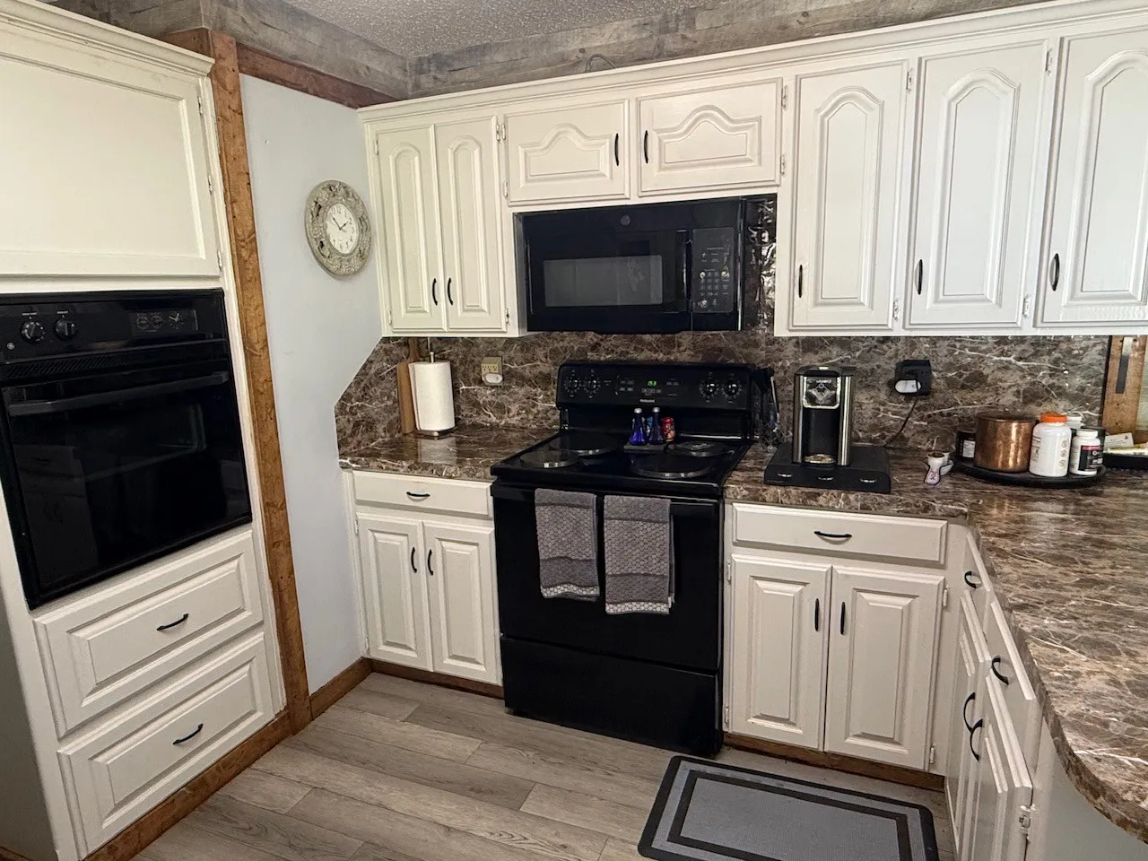 Single Family Residence For Sale in Marion County , 298 Desoto St., Jefferson, Texas 75657, 2 Bedroom, 2 Bathroom, Garage spaces, 1,220 Sqft, built in 1995, mls#21398909, Real Estate Agent in Jefferson, Homes For Sale in Marion county, Homes For Sale in Jefferson, Realtor in Jefferson Texas, Real Estate Brokerage Independent Realty Texas, Luminita Cordes Realtor