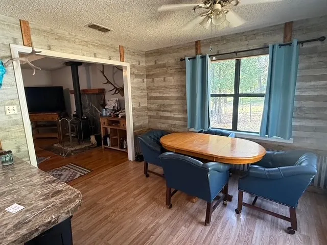 Single Family Residence For Sale in Marion County , 298 Desoto St., Jefferson, Texas 75657, 2 Bedroom, 2 Bathroom, Garage spaces, 1,220 Sqft, built in 1995, mls#21398909, Real Estate Agent in Jefferson, Homes For Sale in Marion county, Homes For Sale in Jefferson, Realtor in Jefferson Texas, Real Estate Brokerage Independent Realty Texas, Luminita Cordes Realtor