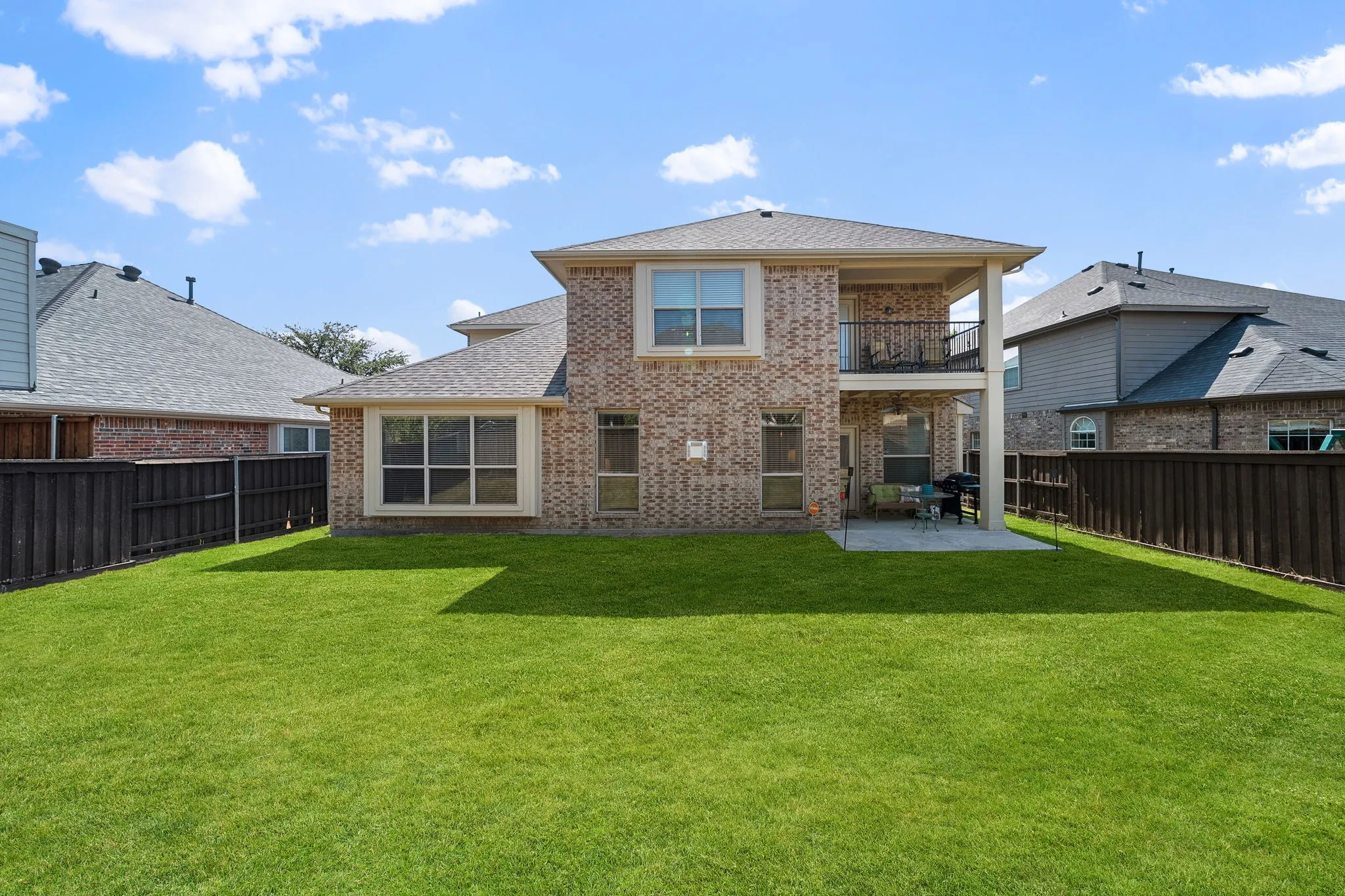 Single Family Residence For Sale in Denton County , 2420 Forest Gate Drive, Little Elm, Texas 75068, 5 Bedroom, 4 Bathroom, 2 Garage spaces, 3,893 Sqft, built in 2008, mls#21398325, Real Estate Agent in Little Elm, Homes For Sale in Denton county, Homes For Sale in Little Elm, Realtor in Little Elm Texas, Real Estate Brokerage Independent Realty Texas, Luminita Cordes Realtor