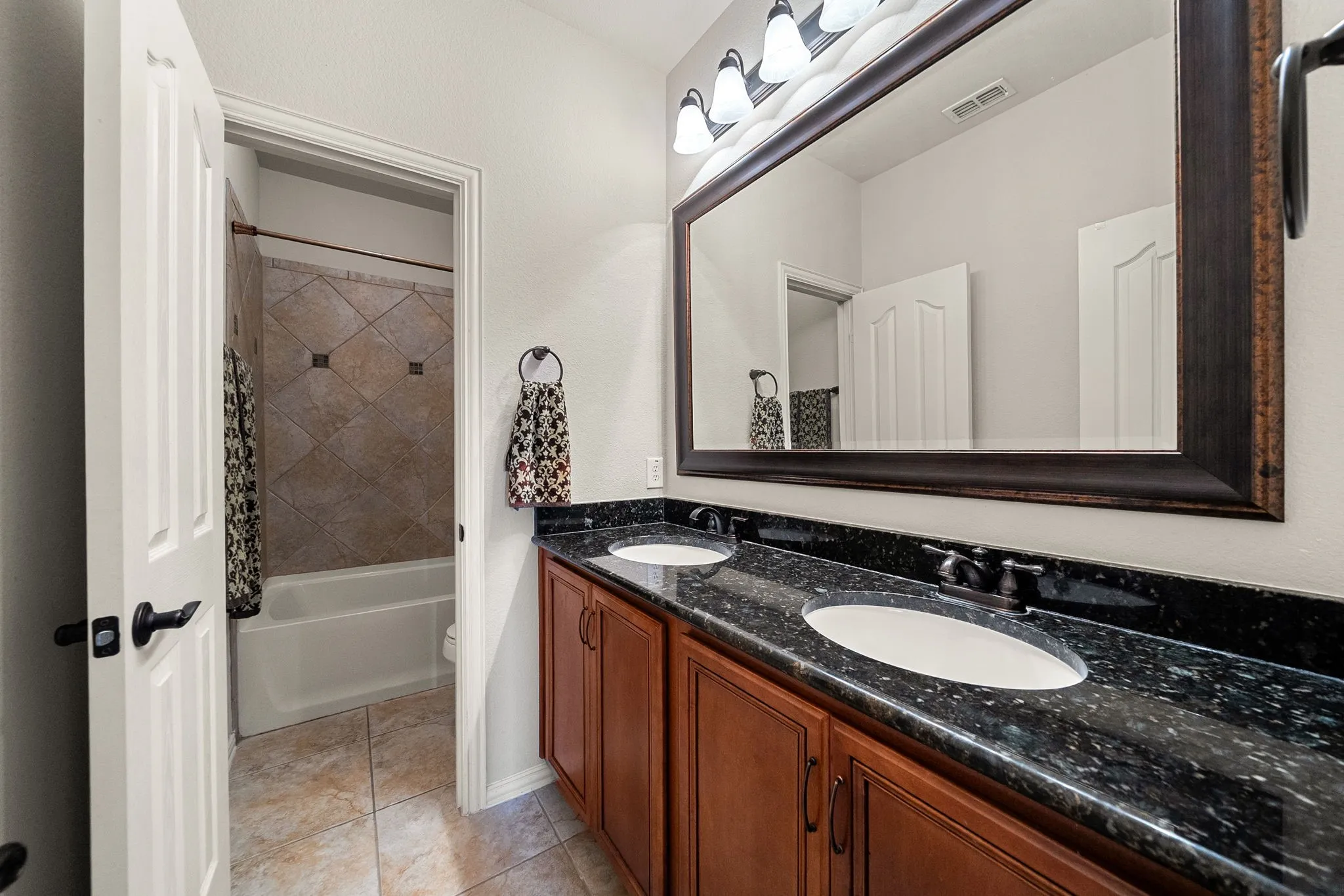 Single Family Residence For Sale in Denton County , 2420 Forest Gate Drive, Little Elm, Texas 75068, 5 Bedroom, 4 Bathroom, 2 Garage spaces, 3,893 Sqft, built in 2008, mls#21398325, Real Estate Agent in Little Elm, Homes For Sale in Denton county, Homes For Sale in Little Elm, Realtor in Little Elm Texas, Real Estate Brokerage Independent Realty Texas, Luminita Cordes Realtor