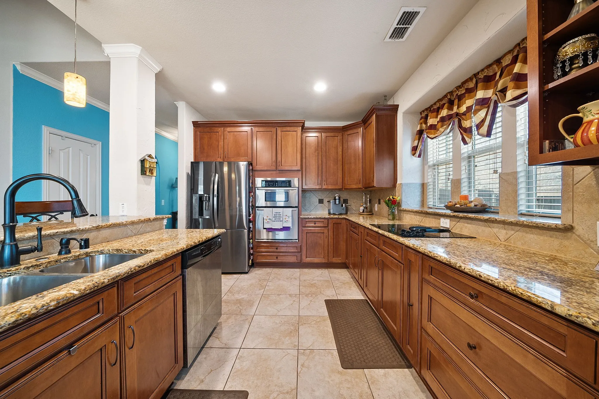 Single Family Residence For Sale in Denton County , 2420 Forest Gate Drive, Little Elm, Texas 75068, 5 Bedroom, 4 Bathroom, 2 Garage spaces, 3,893 Sqft, built in 2008, mls#21398325, Real Estate Agent in Little Elm, Homes For Sale in Denton county, Homes For Sale in Little Elm, Realtor in Little Elm Texas, Real Estate Brokerage Independent Realty Texas, Luminita Cordes Realtor