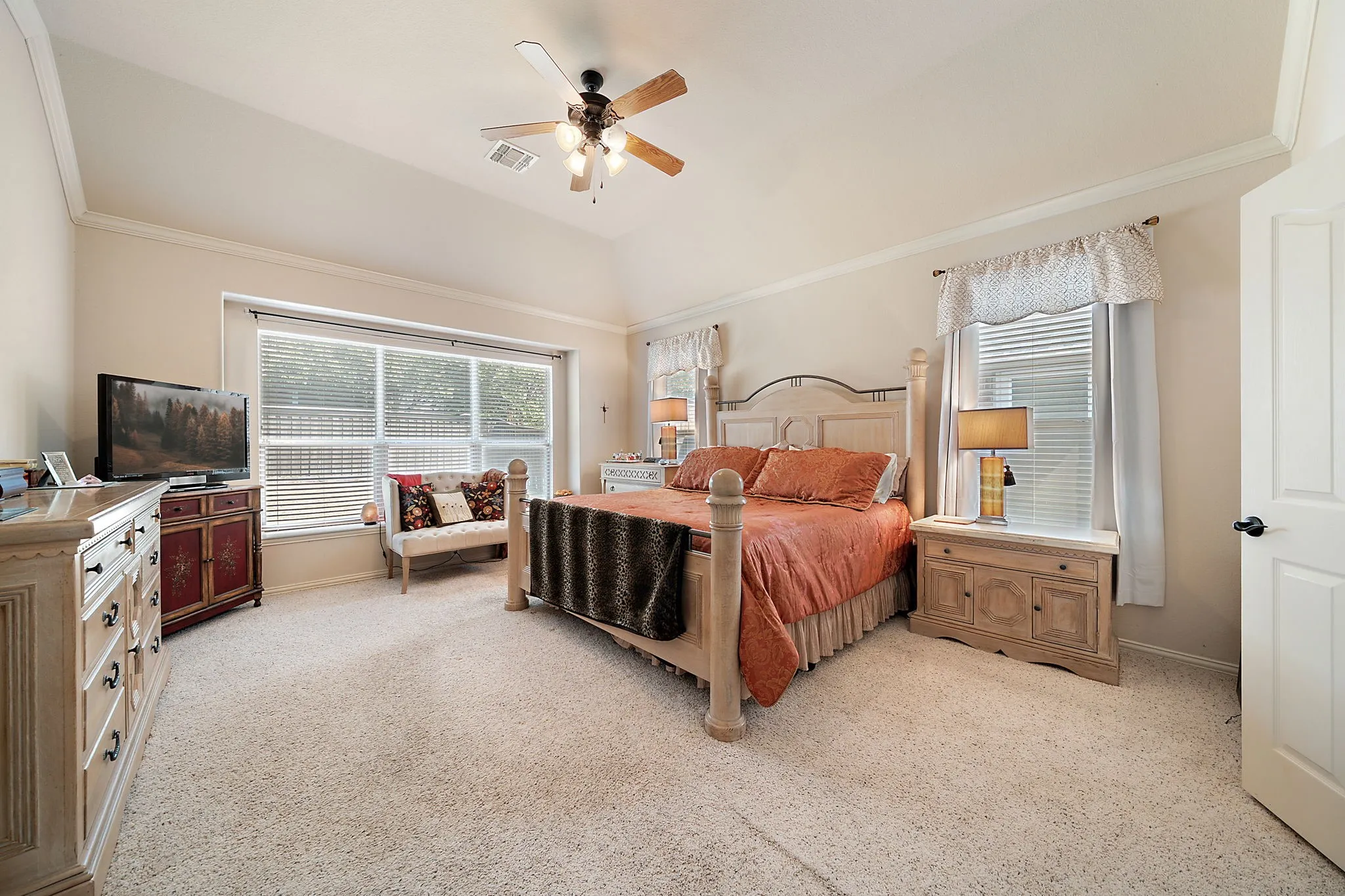 Single Family Residence For Sale in Denton County , 2420 Forest Gate Drive, Little Elm, Texas 75068, 5 Bedroom, 4 Bathroom, 2 Garage spaces, 3,893 Sqft, built in 2008, mls#21398325, Real Estate Agent in Little Elm, Homes For Sale in Denton county, Homes For Sale in Little Elm, Realtor in Little Elm Texas, Real Estate Brokerage Independent Realty Texas, Luminita Cordes Realtor