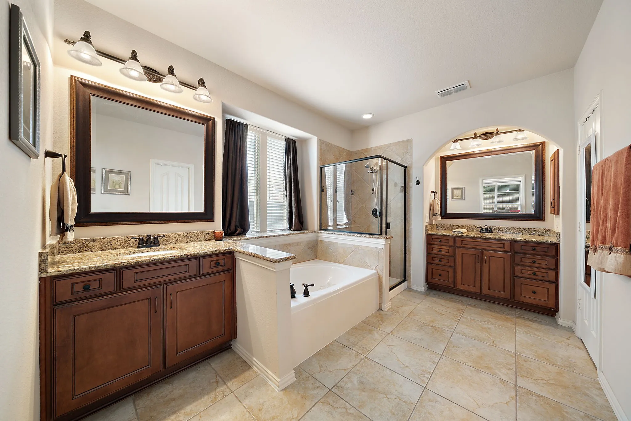 Single Family Residence For Sale in Denton County , 2420 Forest Gate Drive, Little Elm, Texas 75068, 5 Bedroom, 4 Bathroom, 2 Garage spaces, 3,893 Sqft, built in 2008, mls#21398325, Real Estate Agent in Little Elm, Homes For Sale in Denton county, Homes For Sale in Little Elm, Realtor in Little Elm Texas, Real Estate Brokerage Independent Realty Texas, Luminita Cordes Realtor
