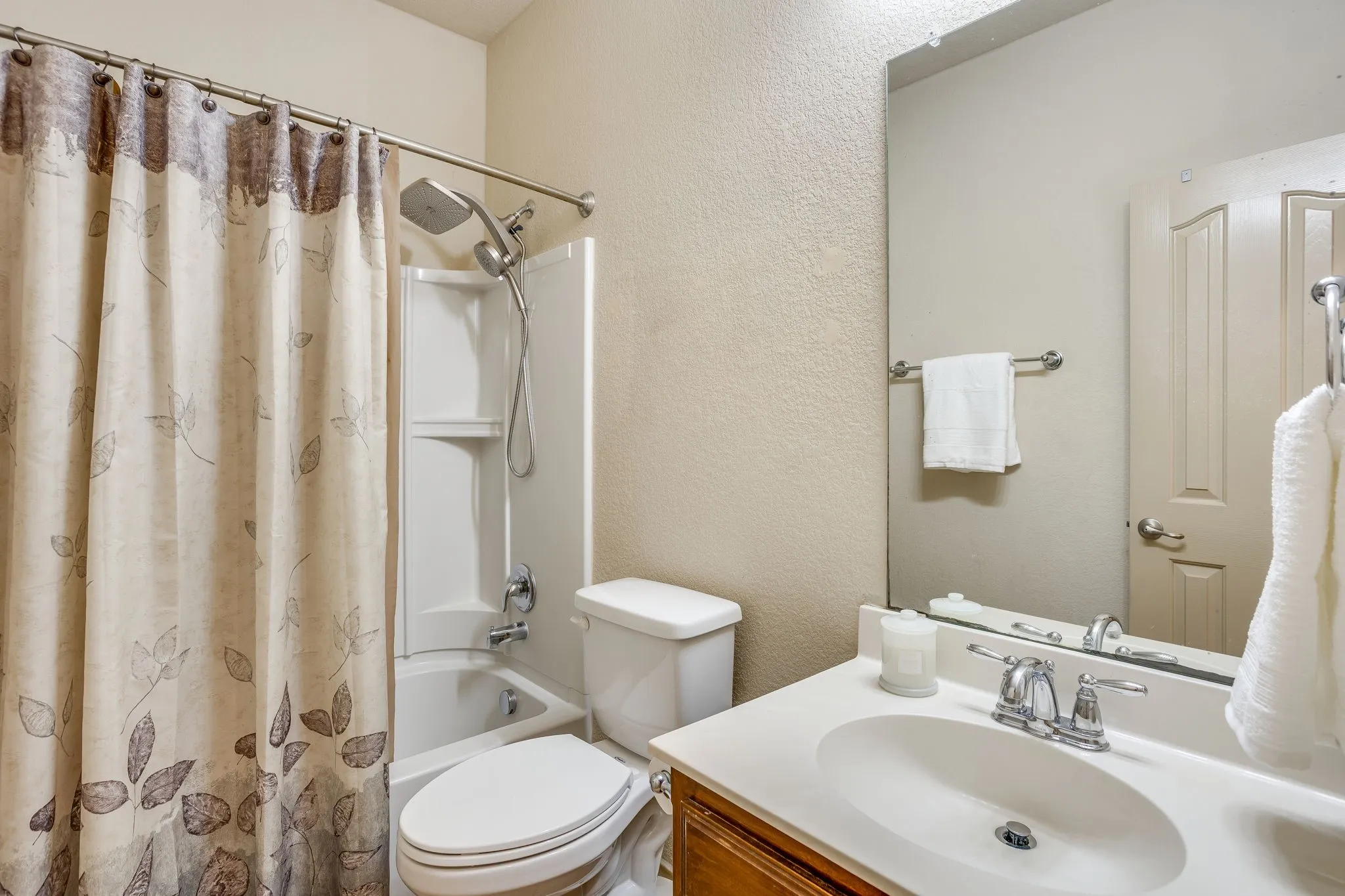 Single Family Residence For Sale in Tarrant County , 1244 Goodland Terrace, Fort Worth, Texas 76179, 3 Bedroom, 2 Bathroom, 2 Garage spaces, 1,860 Sqft, built in 2012, mls#21394863, Real Estate Agent in Fort Worth, Homes For Sale in Tarrant county, Homes For Sale in Fort Worth, Realtor in Fort Worth Texas, Real Estate Brokerage Independent Realty Texas, Luminita Cordes Realtor