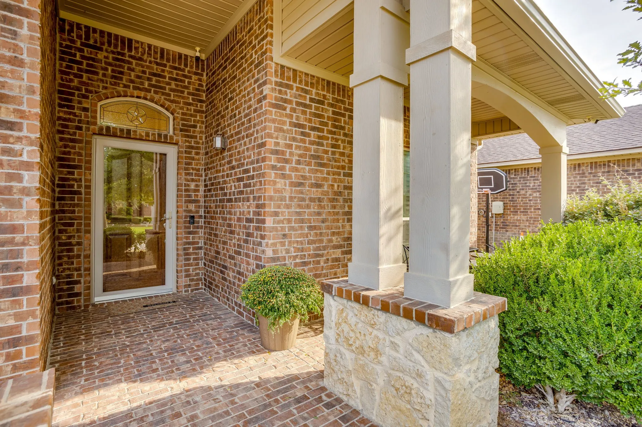 Single Family Residence For Sale in Tarrant County , 1244 Goodland Terrace, Fort Worth, Texas 76179, 3 Bedroom, 2 Bathroom, 2 Garage spaces, 1,860 Sqft, built in 2012, mls#21394863, Real Estate Agent in Fort Worth, Homes For Sale in Tarrant county, Homes For Sale in Fort Worth, Realtor in Fort Worth Texas, Real Estate Brokerage Independent Realty Texas, Luminita Cordes Realtor