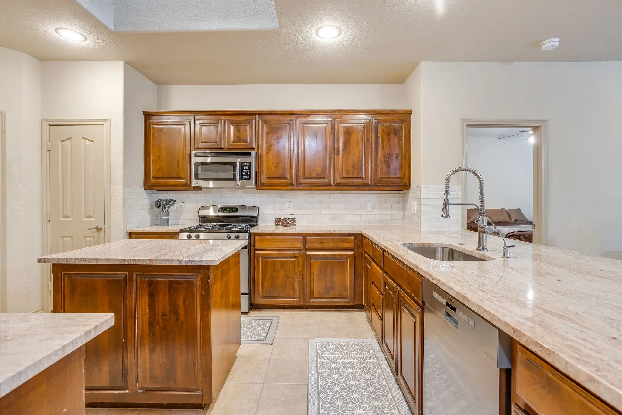 Single Family Residence For Sale in Tarrant County , 1244 Goodland Terrace, Fort Worth, Texas 76179, 3 Bedroom, 2 Bathroom, 2 Garage spaces, 1,860 Sqft, built in 2012, mls#21394863, Real Estate Agent in Fort Worth, Homes For Sale in Tarrant county, Homes For Sale in Fort Worth, Realtor in Fort Worth Texas, Real Estate Brokerage Independent Realty Texas, Luminita Cordes Realtor