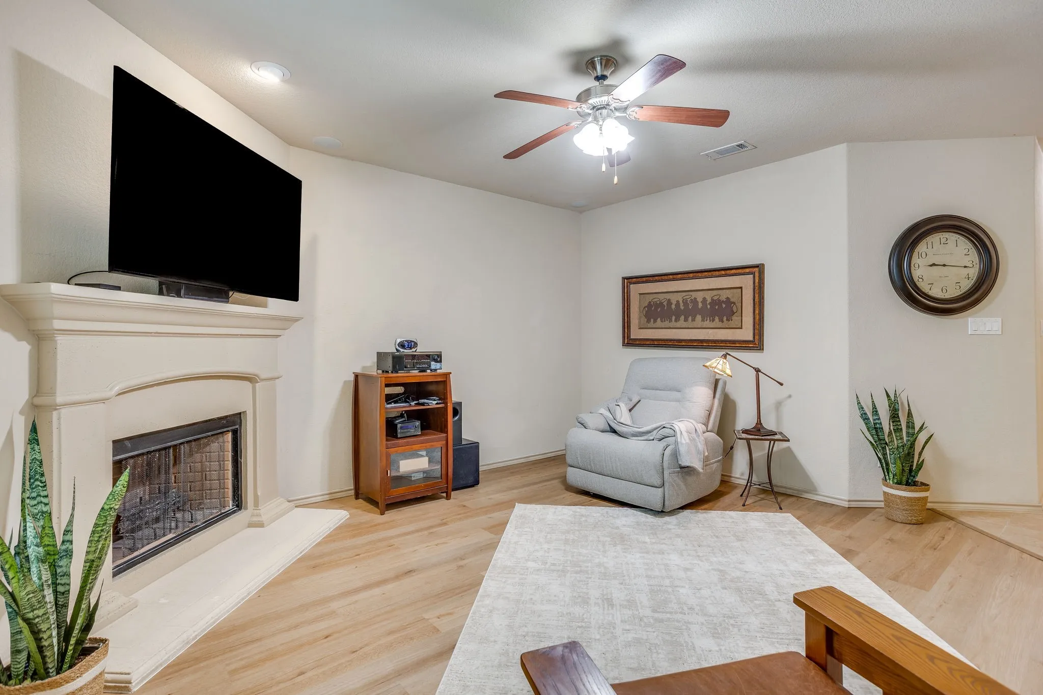 Single Family Residence For Sale in Tarrant County , 1244 Goodland Terrace, Fort Worth, Texas 76179, 3 Bedroom, 2 Bathroom, 2 Garage spaces, 1,860 Sqft, built in 2012, mls#21394863, Real Estate Agent in Fort Worth, Homes For Sale in Tarrant county, Homes For Sale in Fort Worth, Realtor in Fort Worth Texas, Real Estate Brokerage Independent Realty Texas, Luminita Cordes Realtor