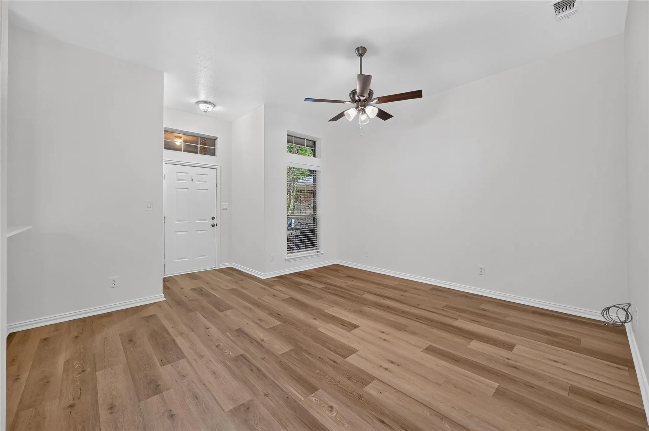 Duplex For Rent in Denton County , 4125-4127 Spring Meadow Lane, Flower Mound, Texas 75028, 3 Bedroom, 2 Bathroom, 2 Garage spaces, 1,150 Sqft, built in 1998, mls#21394194, Real Estate Agent in Flower Mound, Homes For Rent in Denton county, Homes For Rent in Flower Mound, Realtor in Flower Mound Texas, Real Estate Brokerage Independent Realty Texas, Luminita Cordes Realtor