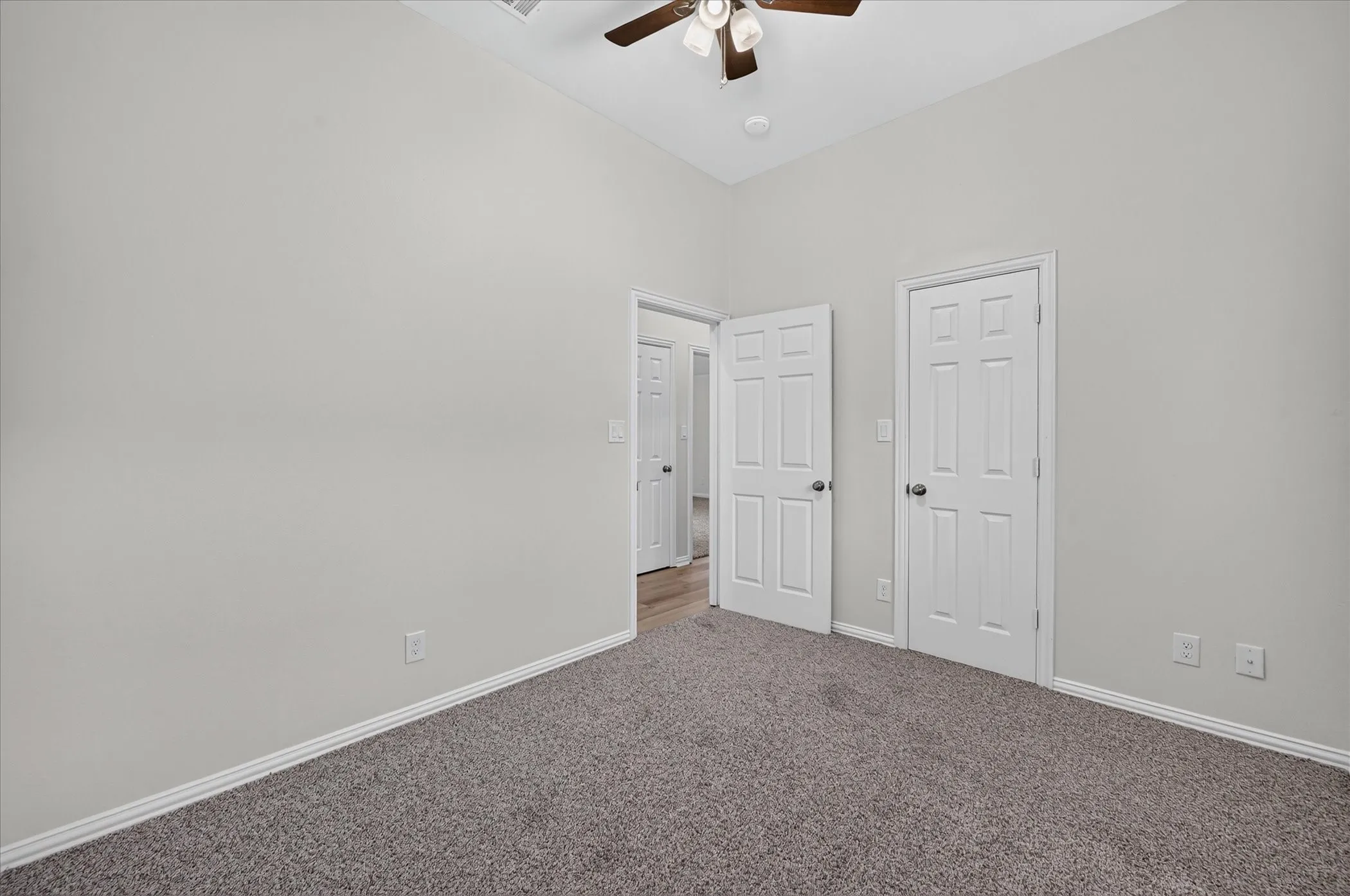 Duplex For Rent in Denton County , 4125-4127 Spring Meadow Lane, Flower Mound, Texas 75028, 3 Bedroom, 2 Bathroom, 2 Garage spaces, 1,150 Sqft, built in 1998, mls#21394194, Real Estate Agent in Flower Mound, Homes For Rent in Denton county, Homes For Rent in Flower Mound, Realtor in Flower Mound Texas, Real Estate Brokerage Independent Realty Texas, Luminita Cordes Realtor