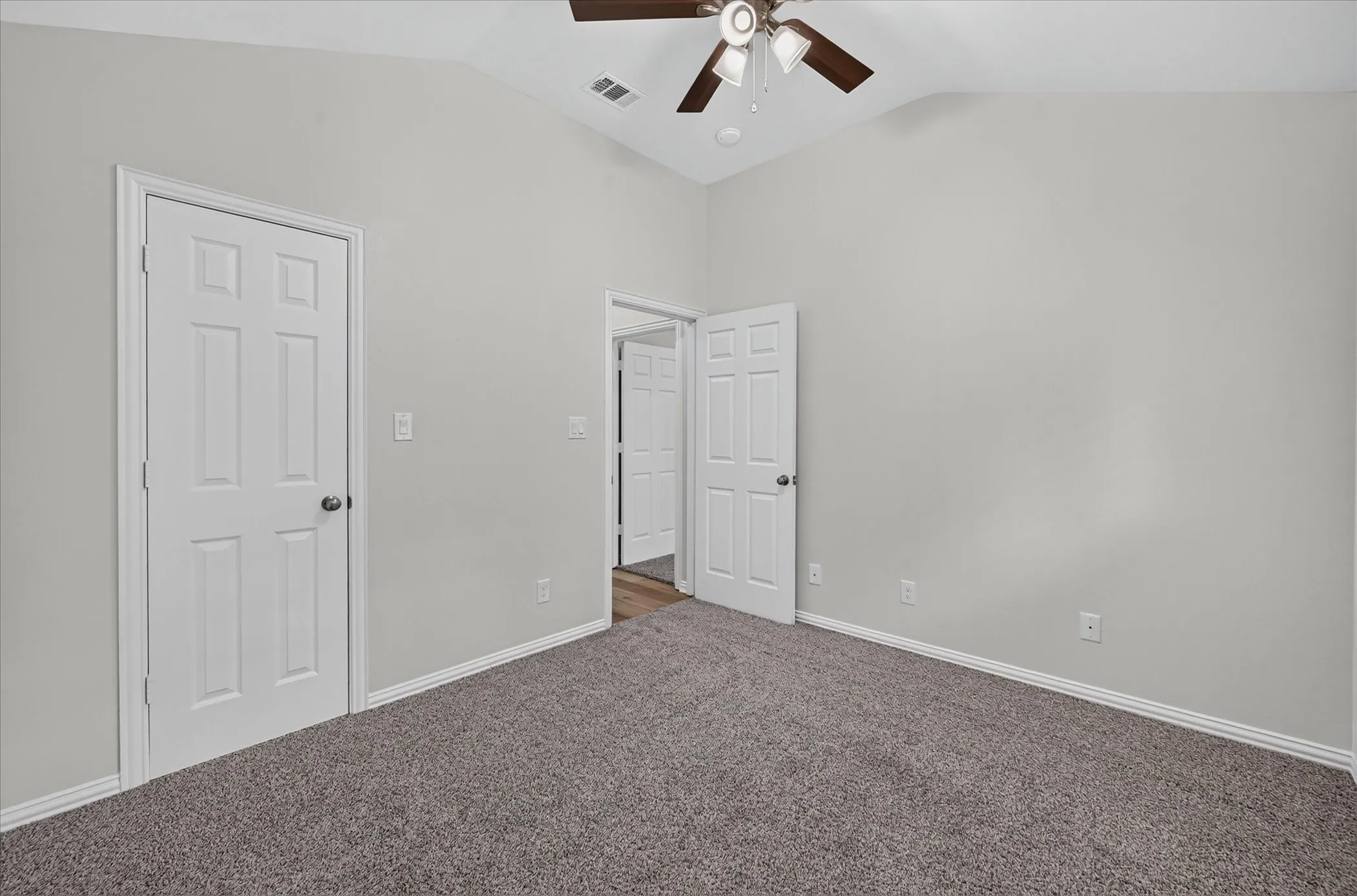 Duplex For Rent in Denton County , 4125-4127 Spring Meadow Lane, Flower Mound, Texas 75028, 3 Bedroom, 2 Bathroom, 2 Garage spaces, 1,150 Sqft, built in 1998, mls#21394194, Real Estate Agent in Flower Mound, Homes For Rent in Denton county, Homes For Rent in Flower Mound, Realtor in Flower Mound Texas, Real Estate Brokerage Independent Realty Texas, Luminita Cordes Realtor