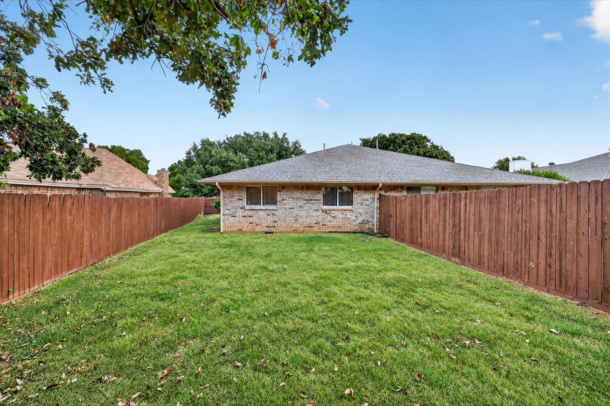 Duplex For Rent in Denton County , 4125-4127 Spring Meadow Lane, Flower Mound, Texas 75028, 3 Bedroom, 2 Bathroom, 2 Garage spaces, 1,150 Sqft, built in 1998, mls#21394194, Real Estate Agent in Flower Mound, Homes For Rent in Denton county, Homes For Rent in Flower Mound, Realtor in Flower Mound Texas, Real Estate Brokerage Independent Realty Texas, Luminita Cordes Realtor