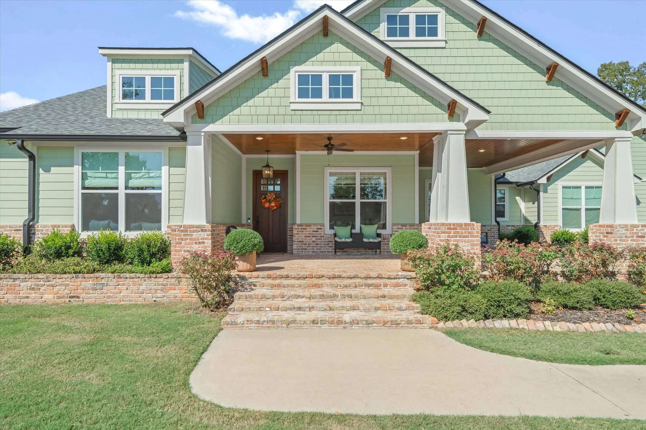 Single Family Residence For Sale in Smith County , 13925 CEDAR VISTA, Tyler, Texas 75704, 3 Bedroom, 2 Bathroom, 2 Garage spaces, 2,177 Sqft, built in 2021, mls#21388135, Real Estate Agent in Tyler, Homes For Sale in Smith county, Homes For Sale in Tyler, Realtor in Tyler Texas, Real Estate Brokerage Independent Realty Texas, Luminita Cordes Realtor