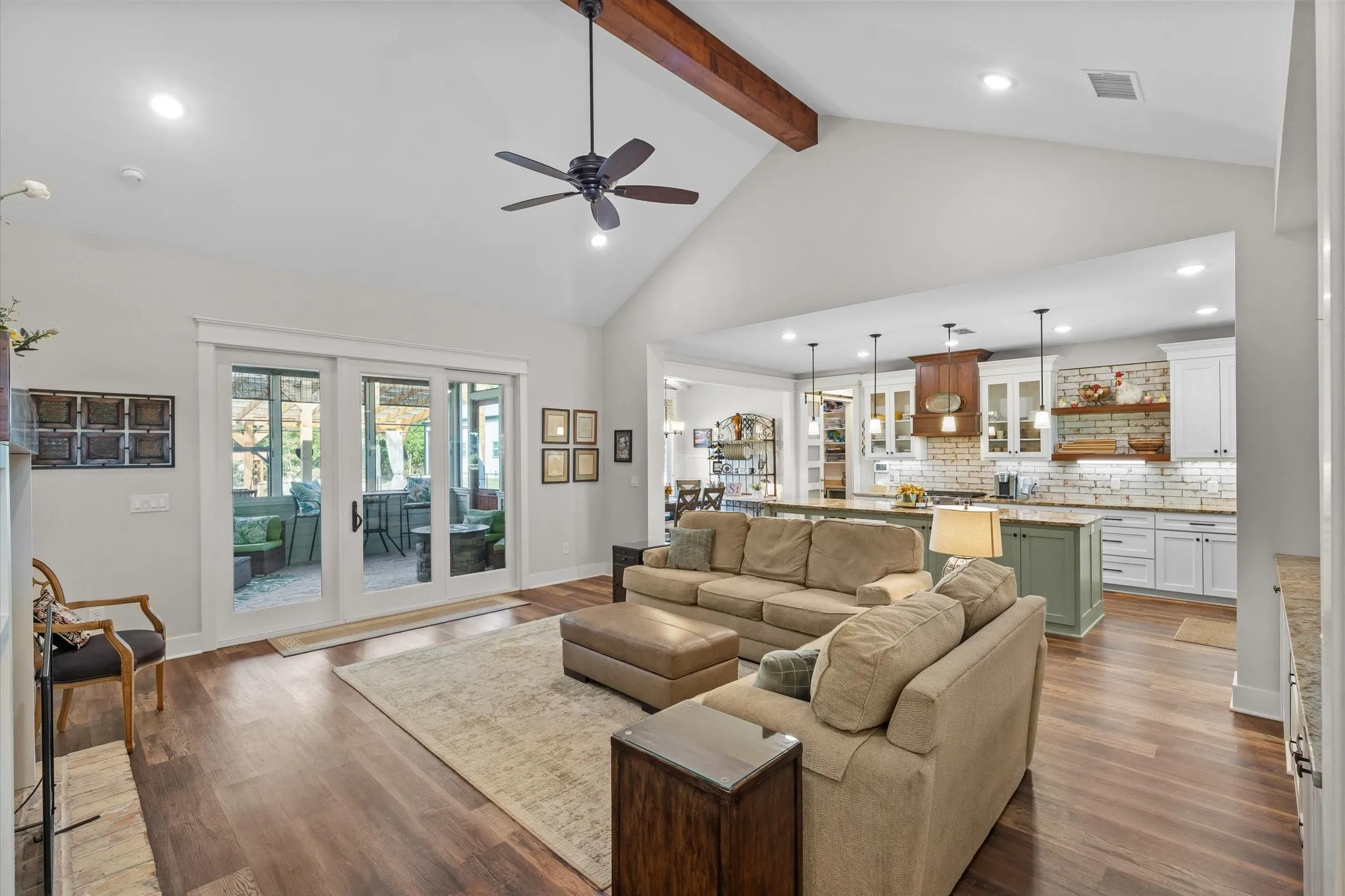 Single Family Residence For Sale in Smith County , 13925 CEDAR VISTA, Tyler, Texas 75704, 3 Bedroom, 2 Bathroom, 2 Garage spaces, 2,177 Sqft, built in 2021, mls#21388135, Real Estate Agent in Tyler, Homes For Sale in Smith county, Homes For Sale in Tyler, Realtor in Tyler Texas, Real Estate Brokerage Independent Realty Texas, Luminita Cordes Realtor