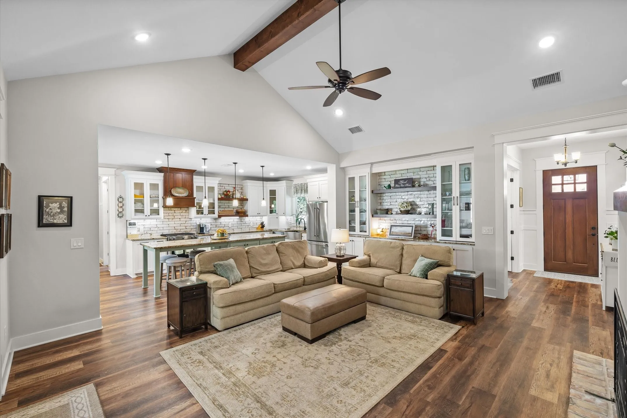 Single Family Residence For Sale in Smith County , 13925 CEDAR VISTA, Tyler, Texas 75704, 3 Bedroom, 2 Bathroom, 2 Garage spaces, 2,177 Sqft, built in 2021, mls#21388135, Real Estate Agent in Tyler, Homes For Sale in Smith county, Homes For Sale in Tyler, Realtor in Tyler Texas, Real Estate Brokerage Independent Realty Texas, Luminita Cordes Realtor