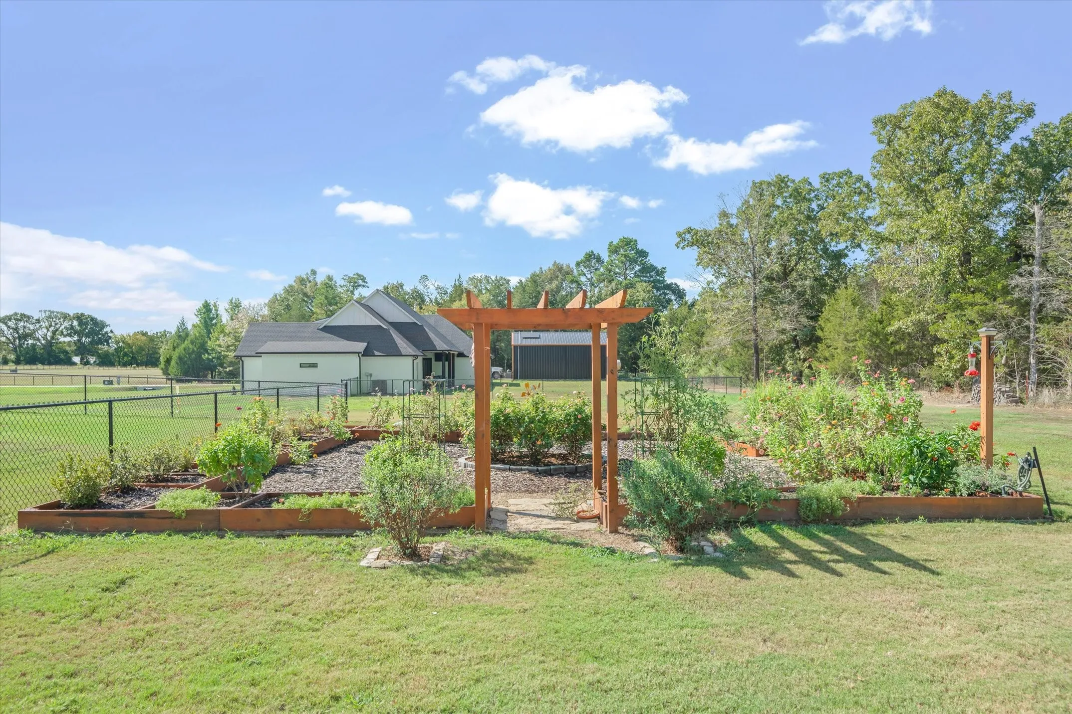 Single Family Residence For Sale in Smith County , 13925 CEDAR VISTA, Tyler, Texas 75704, 3 Bedroom, 2 Bathroom, 2 Garage spaces, 2,177 Sqft, built in 2021, mls#21388135, Real Estate Agent in Tyler, Homes For Sale in Smith county, Homes For Sale in Tyler, Realtor in Tyler Texas, Real Estate Brokerage Independent Realty Texas, Luminita Cordes Realtor