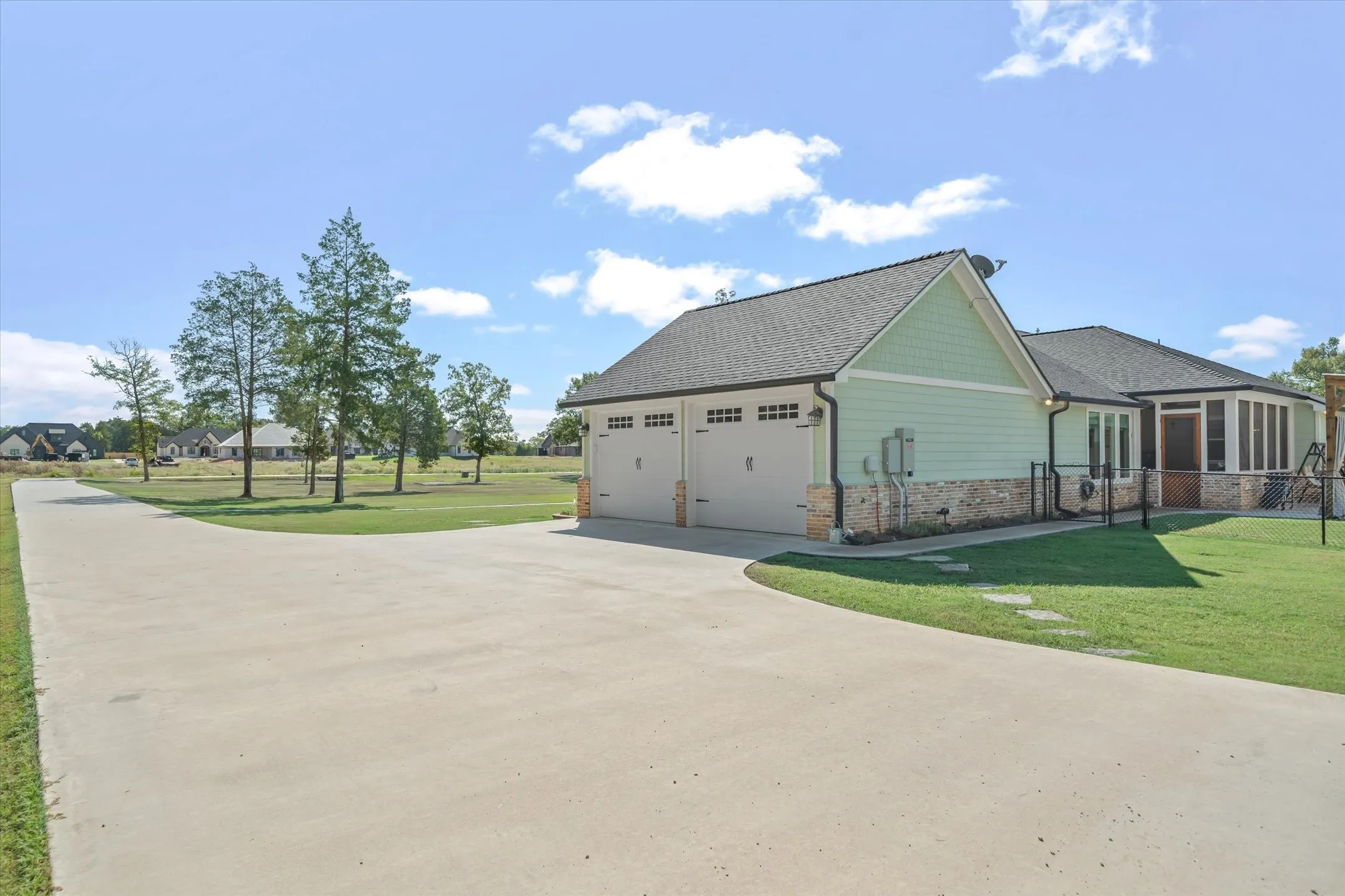 Single Family Residence For Sale in Smith County , 13925 CEDAR VISTA, Tyler, Texas 75704, 3 Bedroom, 2 Bathroom, 2 Garage spaces, 2,177 Sqft, built in 2021, mls#21388135, Real Estate Agent in Tyler, Homes For Sale in Smith county, Homes For Sale in Tyler, Realtor in Tyler Texas, Real Estate Brokerage Independent Realty Texas, Luminita Cordes Realtor