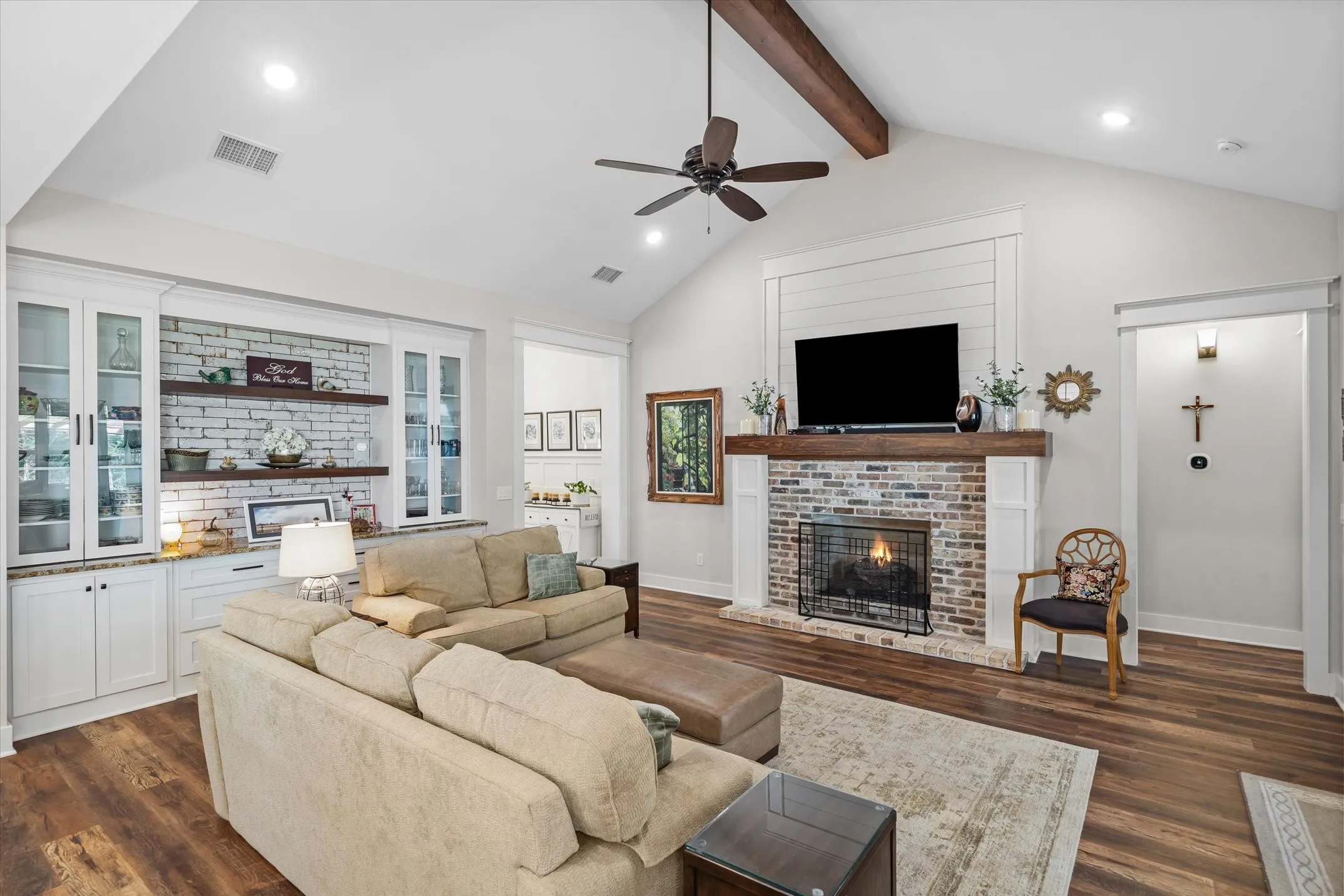 Single Family Residence For Sale in Smith County , 13925 CEDAR VISTA, Tyler, Texas 75704, 3 Bedroom, 2 Bathroom, 2 Garage spaces, 2,177 Sqft, built in 2021, mls#21388135, Real Estate Agent in Tyler, Homes For Sale in Smith county, Homes For Sale in Tyler, Realtor in Tyler Texas, Real Estate Brokerage Independent Realty Texas, Luminita Cordes Realtor