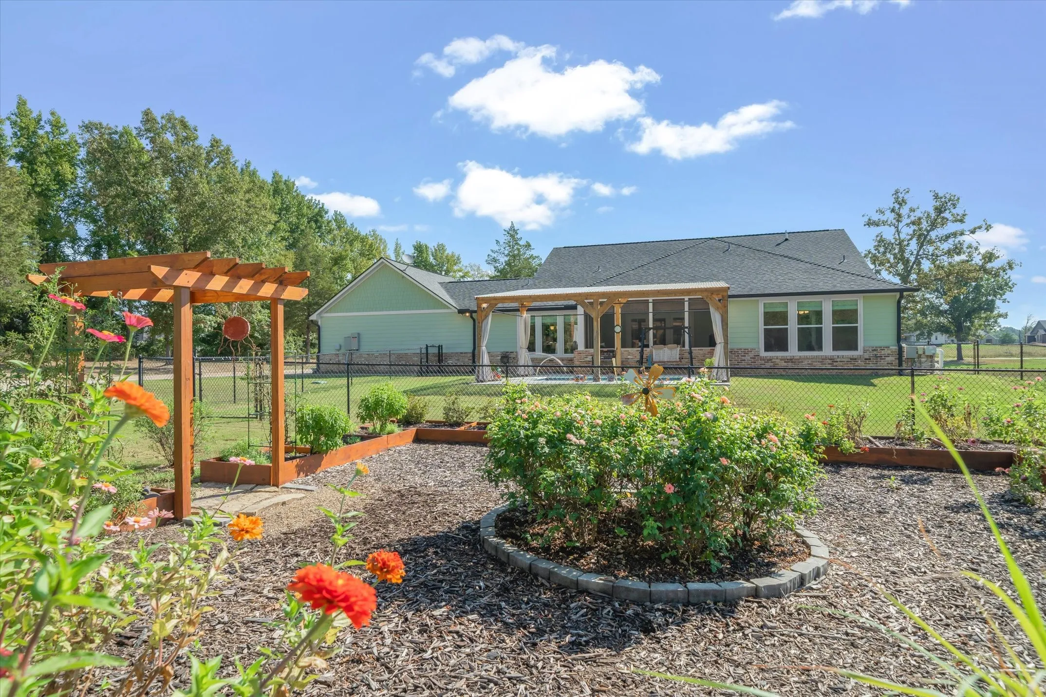 Single Family Residence For Sale in Smith County , 13925 CEDAR VISTA, Tyler, Texas 75704, 3 Bedroom, 2 Bathroom, 2 Garage spaces, 2,177 Sqft, built in 2021, mls#21388135, Real Estate Agent in Tyler, Homes For Sale in Smith county, Homes For Sale in Tyler, Realtor in Tyler Texas, Real Estate Brokerage Independent Realty Texas, Luminita Cordes Realtor