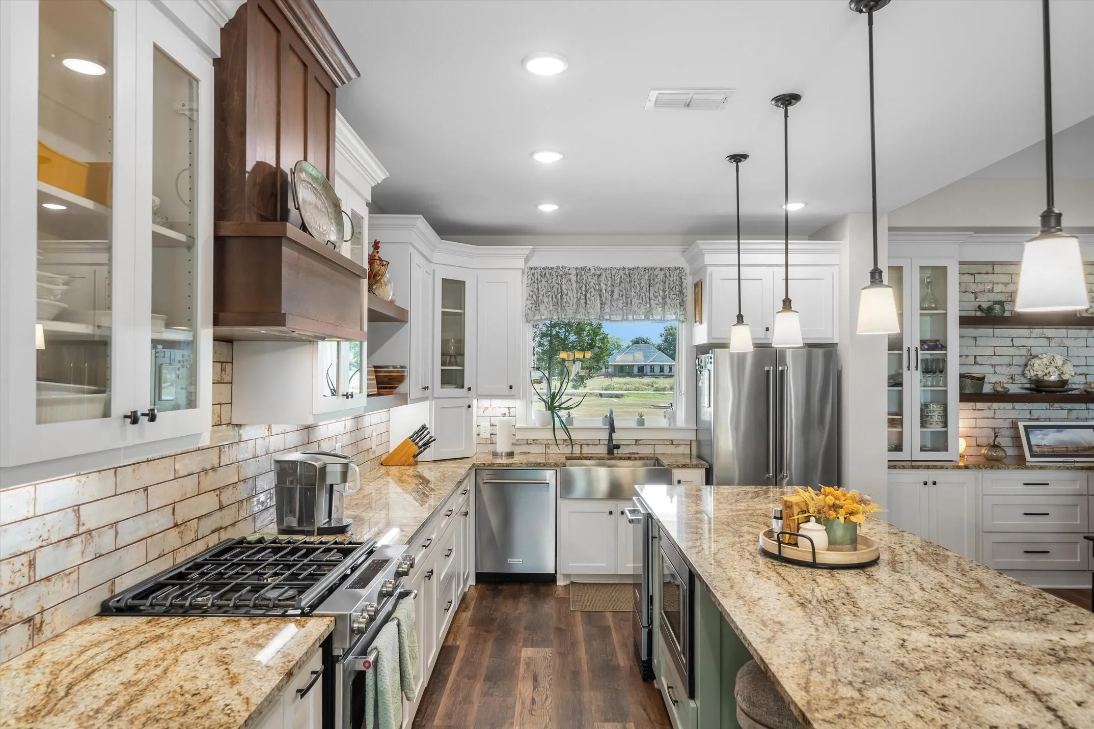 Single Family Residence For Sale in Smith County , 13925 CEDAR VISTA, Tyler, Texas 75704, 3 Bedroom, 2 Bathroom, 2 Garage spaces, 2,177 Sqft, built in 2021, mls#21388135, Real Estate Agent in Tyler, Homes For Sale in Smith county, Homes For Sale in Tyler, Realtor in Tyler Texas, Real Estate Brokerage Independent Realty Texas, Luminita Cordes Realtor
