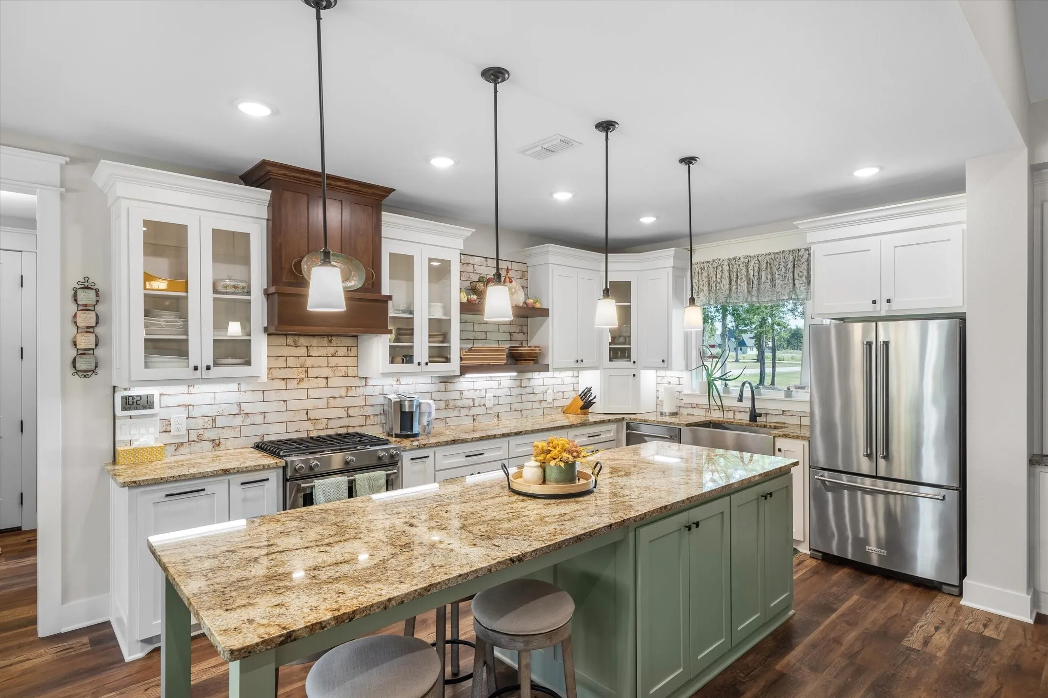 Single Family Residence For Sale in Smith County , 13925 CEDAR VISTA, Tyler, Texas 75704, 3 Bedroom, 2 Bathroom, 2 Garage spaces, 2,177 Sqft, built in 2021, mls#21388135, Real Estate Agent in Tyler, Homes For Sale in Smith county, Homes For Sale in Tyler, Realtor in Tyler Texas, Real Estate Brokerage Independent Realty Texas, Luminita Cordes Realtor