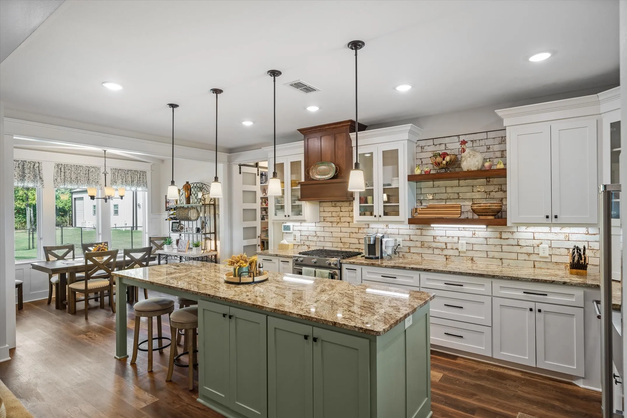 Single Family Residence For Sale in Smith County , 13925 CEDAR VISTA, Tyler, Texas 75704, 3 Bedroom, 2 Bathroom, 2 Garage spaces, 2,177 Sqft, built in 2021, mls#21388135, Real Estate Agent in Tyler, Homes For Sale in Smith county, Homes For Sale in Tyler, Realtor in Tyler Texas, Real Estate Brokerage Independent Realty Texas, Luminita Cordes Realtor