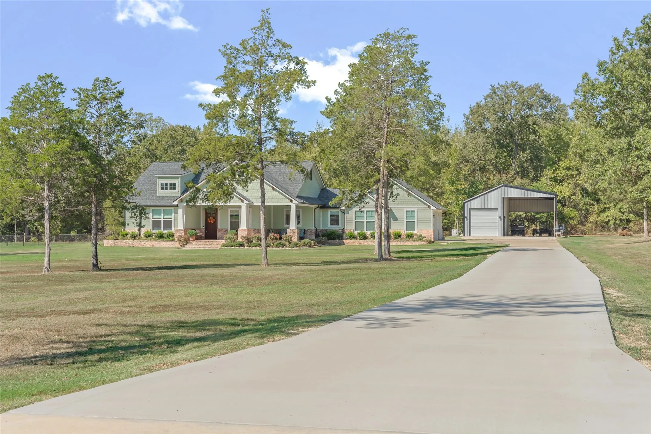 Single Family Residence For Sale in Smith County , 13925 CEDAR VISTA, Tyler, Texas 75704, 3 Bedroom, 2 Bathroom, 2 Garage spaces, 2,177 Sqft, built in 2021, mls#21388135, Real Estate Agent in Tyler, Homes For Sale in Smith county, Homes For Sale in Tyler, Realtor in Tyler Texas, Real Estate Brokerage Independent Realty Texas, Luminita Cordes Realtor