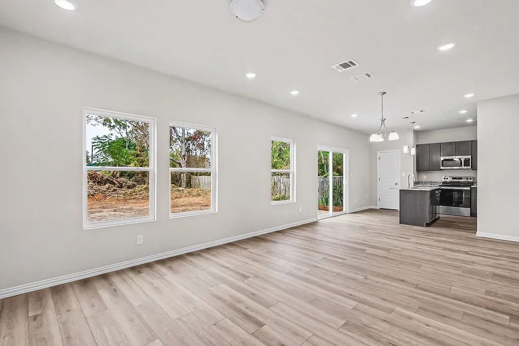 Single Family Residence For Sale in Tarrant County , 600 Paradise Street, Fort Worth, Texas 76111, 3 Bedroom, 3 Bathroom, 2 Garage spaces, 1,595 Sqft, built in 2026, mls#21398935, Real Estate Agent in Fort Worth, Homes For Sale in Tarrant county, Homes For Sale in Fort Worth, Realtor in Fort Worth Texas, Real Estate Brokerage Independent Realty Texas, Luminita Cordes Realtor
