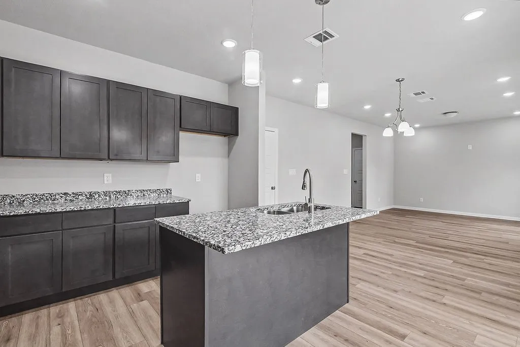 Single Family Residence For Sale in Tarrant County , 600 Paradise Street, Fort Worth, Texas 76111, 3 Bedroom, 3 Bathroom, 2 Garage spaces, 1,595 Sqft, built in 2026, mls#21398935, Real Estate Agent in Fort Worth, Homes For Sale in Tarrant county, Homes For Sale in Fort Worth, Realtor in Fort Worth Texas, Real Estate Brokerage Independent Realty Texas, Luminita Cordes Realtor