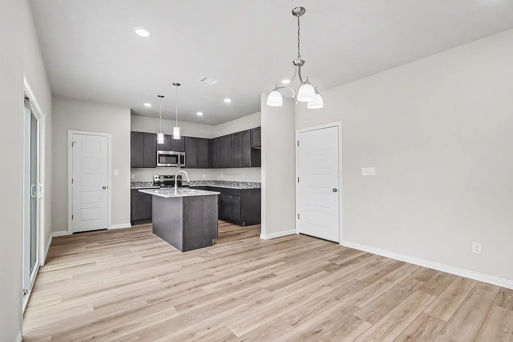 Single Family Residence For Sale in Tarrant County , 600 Paradise Street, Fort Worth, Texas 76111, 3 Bedroom, 3 Bathroom, 2 Garage spaces, 1,595 Sqft, built in 2026, mls#21398935, Real Estate Agent in Fort Worth, Homes For Sale in Tarrant county, Homes For Sale in Fort Worth, Realtor in Fort Worth Texas, Real Estate Brokerage Independent Realty Texas, Luminita Cordes Realtor