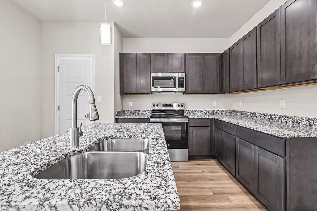 Single Family Residence For Sale in Tarrant County , 600 Paradise Street, Fort Worth, Texas 76111, 3 Bedroom, 3 Bathroom, 2 Garage spaces, 1,595 Sqft, built in 2026, mls#21398935, Real Estate Agent in Fort Worth, Homes For Sale in Tarrant county, Homes For Sale in Fort Worth, Realtor in Fort Worth Texas, Real Estate Brokerage Independent Realty Texas, Luminita Cordes Realtor