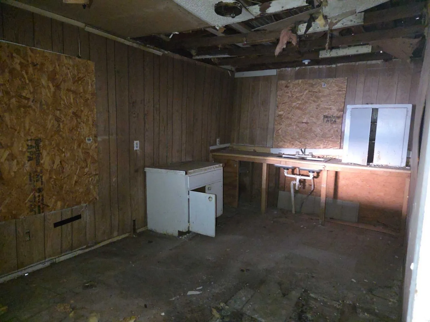 Single Family Residence For Sale in Coleman County , 1015 S Pecos Street, Coleman, Texas 76834, 2 Bedroom, 1 Bathroom, Garage spaces, 986 Sqft, built in 1950, mls#21398939, Real Estate Agent in Coleman, Homes For Sale in Coleman county, Homes For Sale in Coleman, Realtor in Coleman Texas, Real Estate Brokerage Independent Realty Texas, Luminita Cordes Realtor