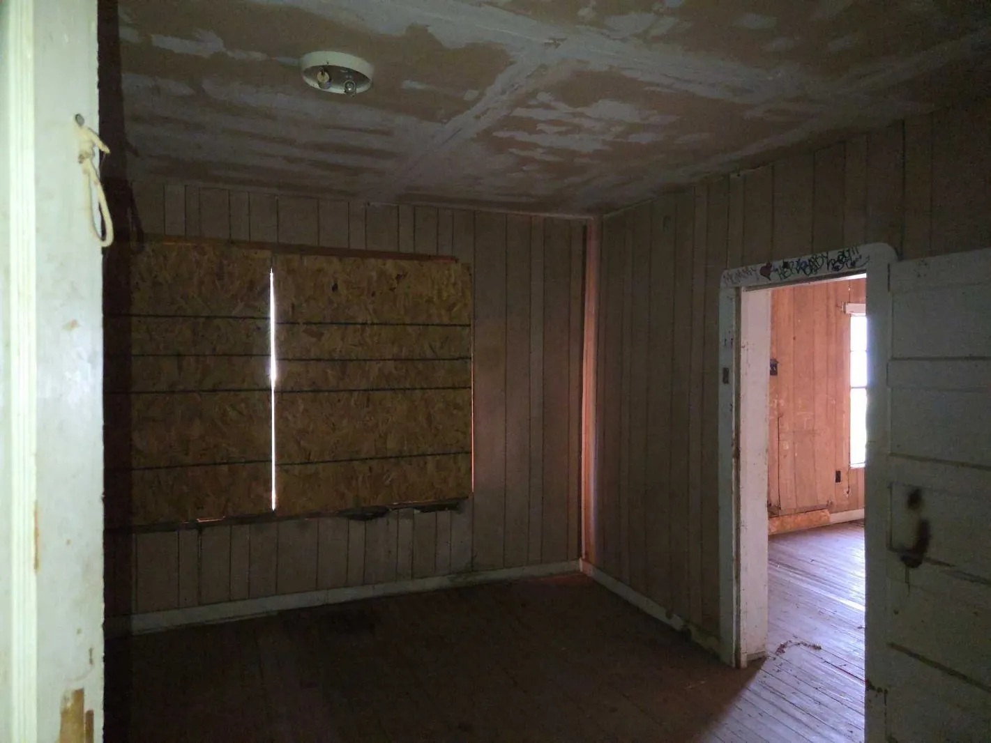 Single Family Residence For Sale in Coleman County , 1015 S Pecos Street, Coleman, Texas 76834, 2 Bedroom, 1 Bathroom, Garage spaces, 986 Sqft, built in 1950, mls#21398939, Real Estate Agent in Coleman, Homes For Sale in Coleman county, Homes For Sale in Coleman, Realtor in Coleman Texas, Real Estate Brokerage Independent Realty Texas, Luminita Cordes Realtor