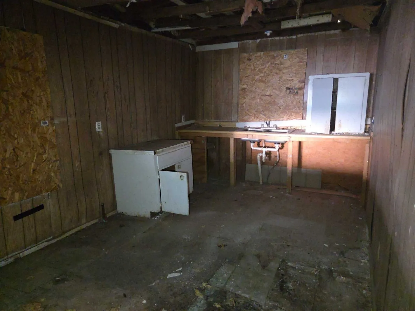 Single Family Residence For Sale in Coleman County , 1015 S Pecos Street, Coleman, Texas 76834, 2 Bedroom, 1 Bathroom, Garage spaces, 986 Sqft, built in 1950, mls#21398939, Real Estate Agent in Coleman, Homes For Sale in Coleman county, Homes For Sale in Coleman, Realtor in Coleman Texas, Real Estate Brokerage Independent Realty Texas, Luminita Cordes Realtor